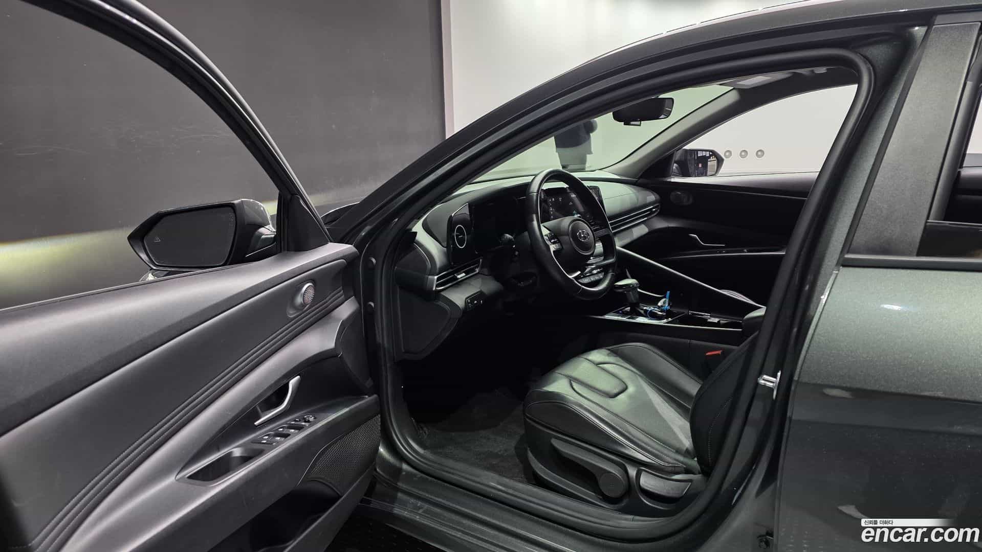 AVANTE Hyundai 2021.0-OPTION-015