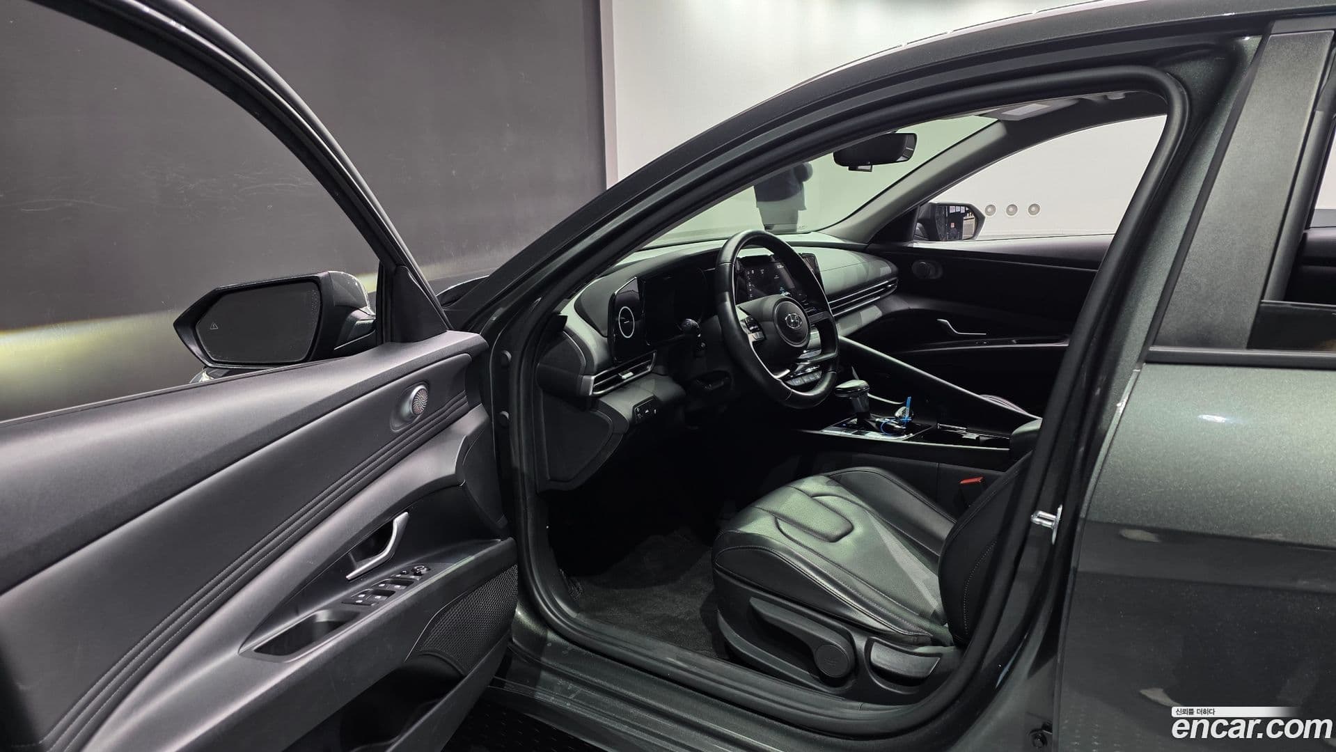 Main__Slider__Photo:AVANTE Hyundai 2021.0-10