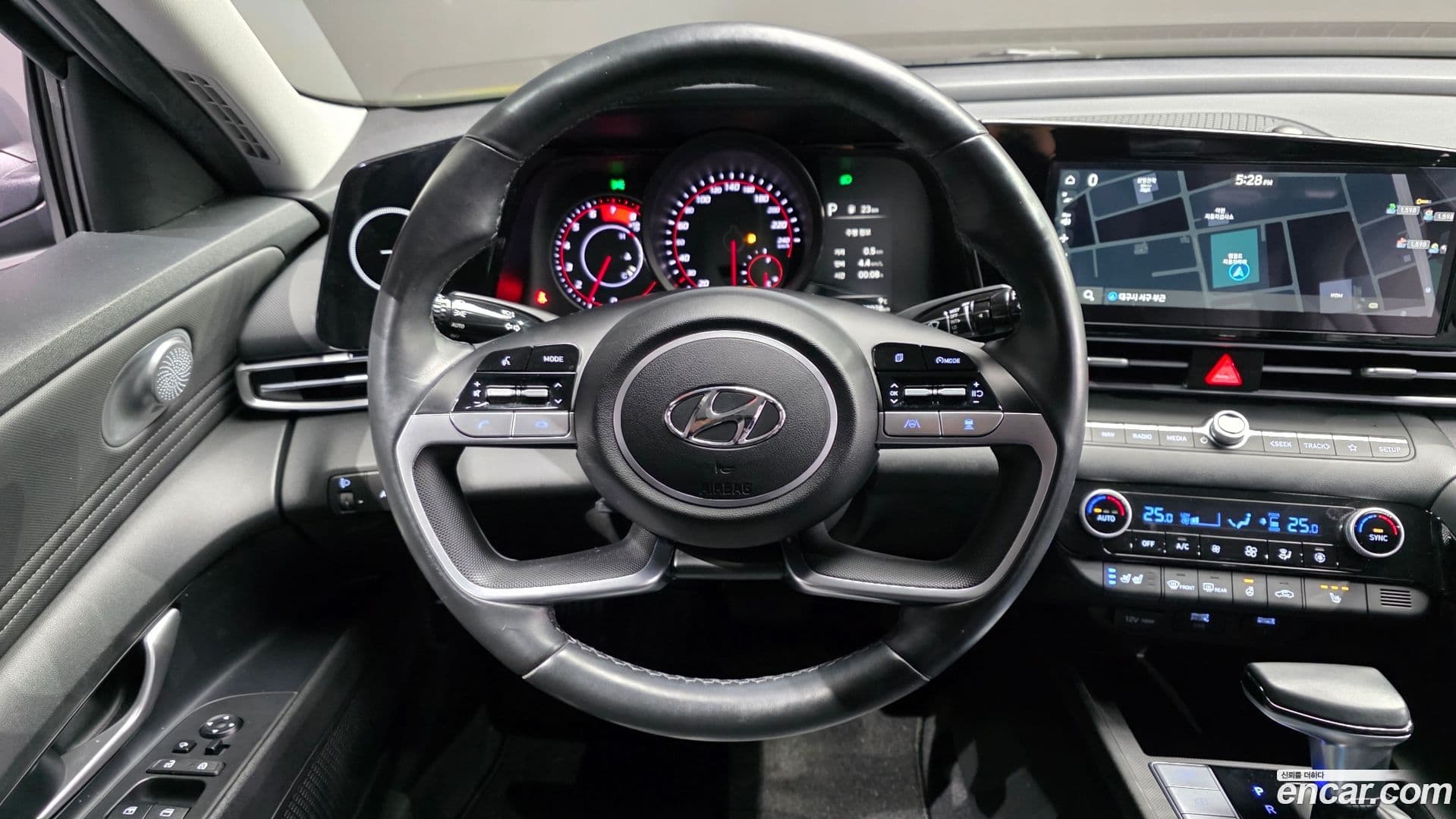 Main__Slider__Photo:AVANTE Hyundai 2021.0-12