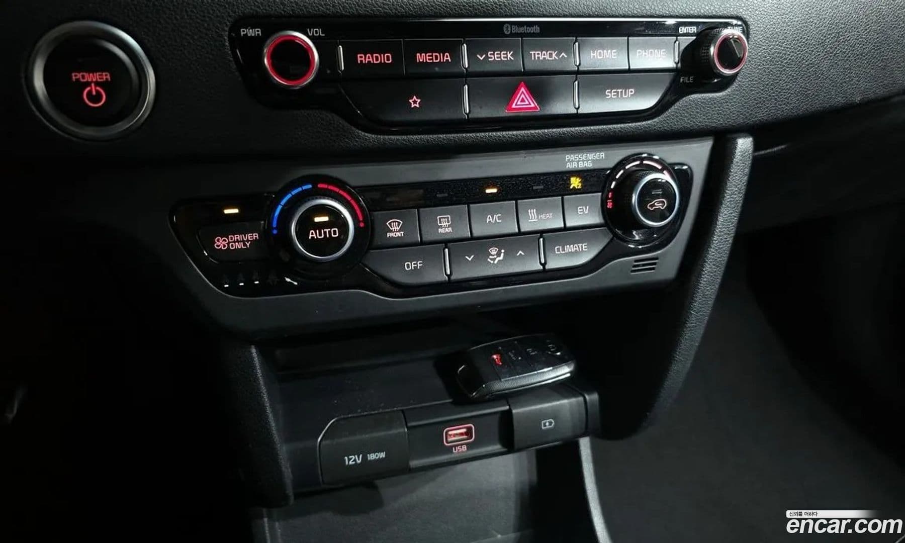 Main__Slider__Photo:Niro Kia 2019.6-15