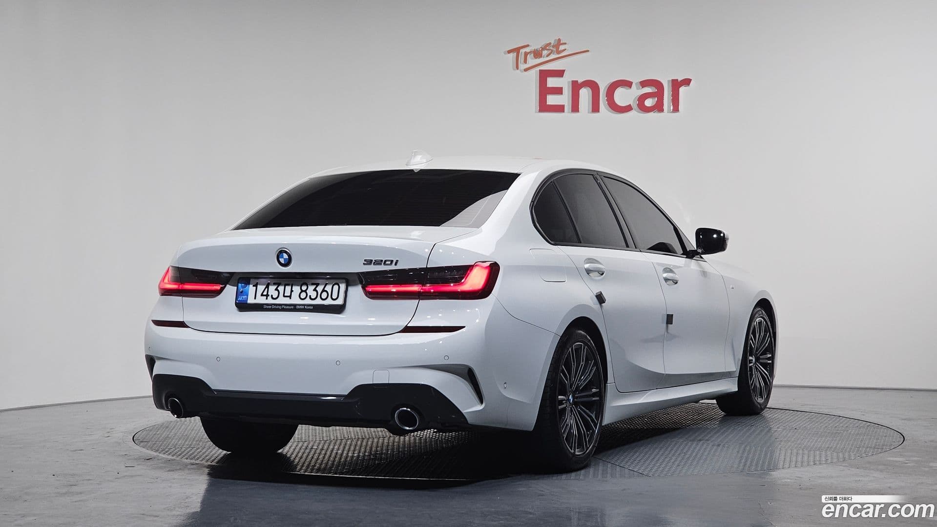 Main__Slider__Photo:3-Series BMW 2021.11-1