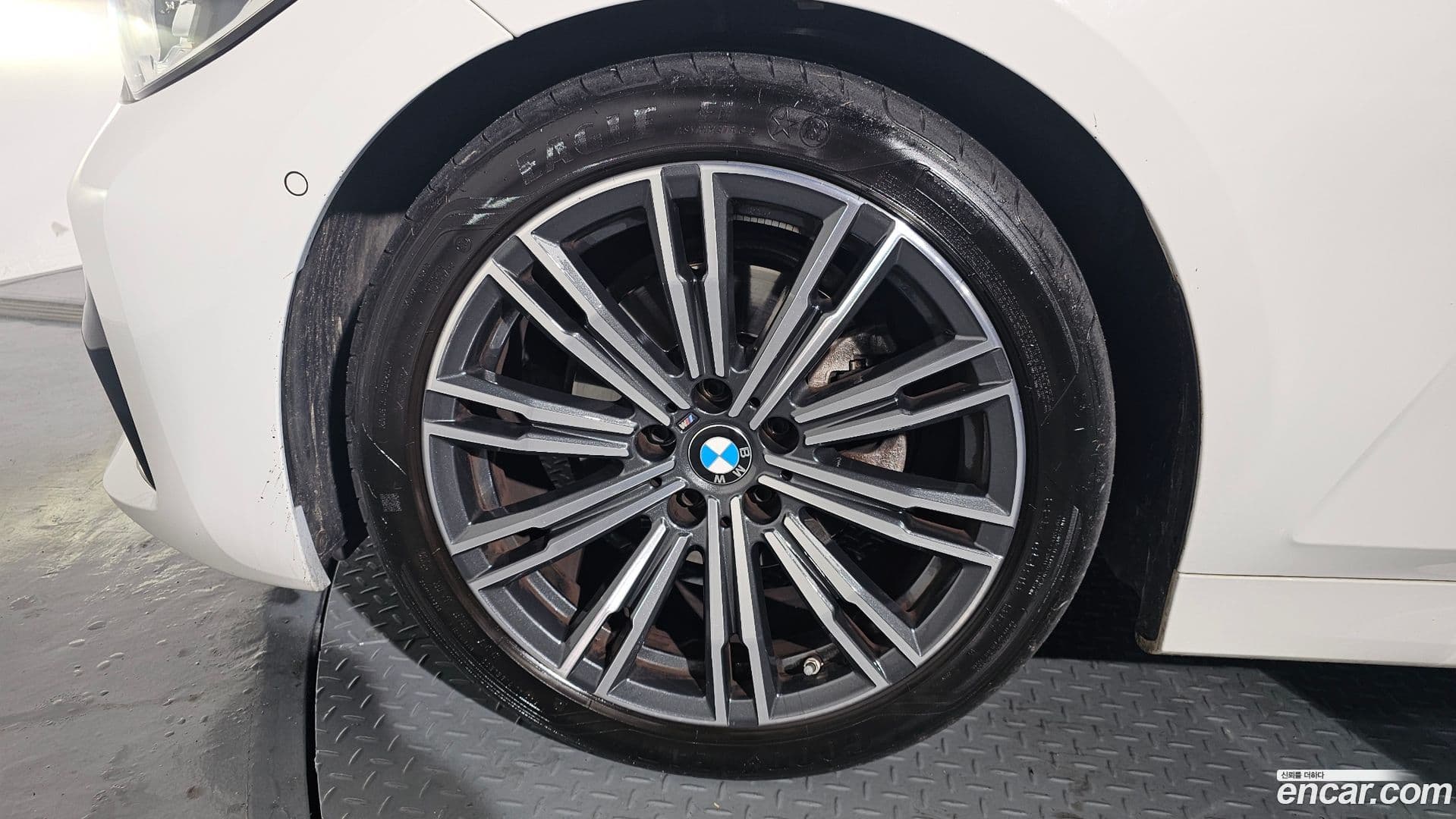 Main__Slider__Photo:3-Series BMW 2021.11-4