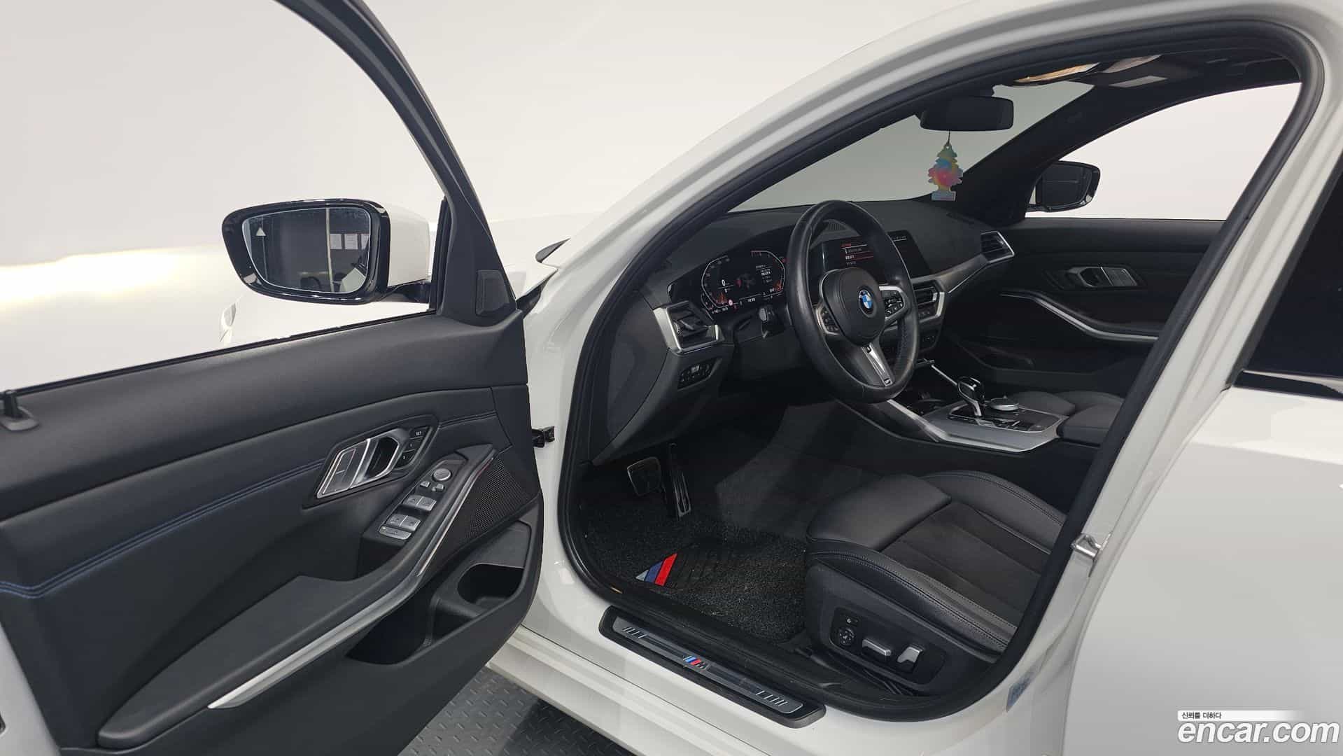 3-Series BMW 2021.11-INNER-010