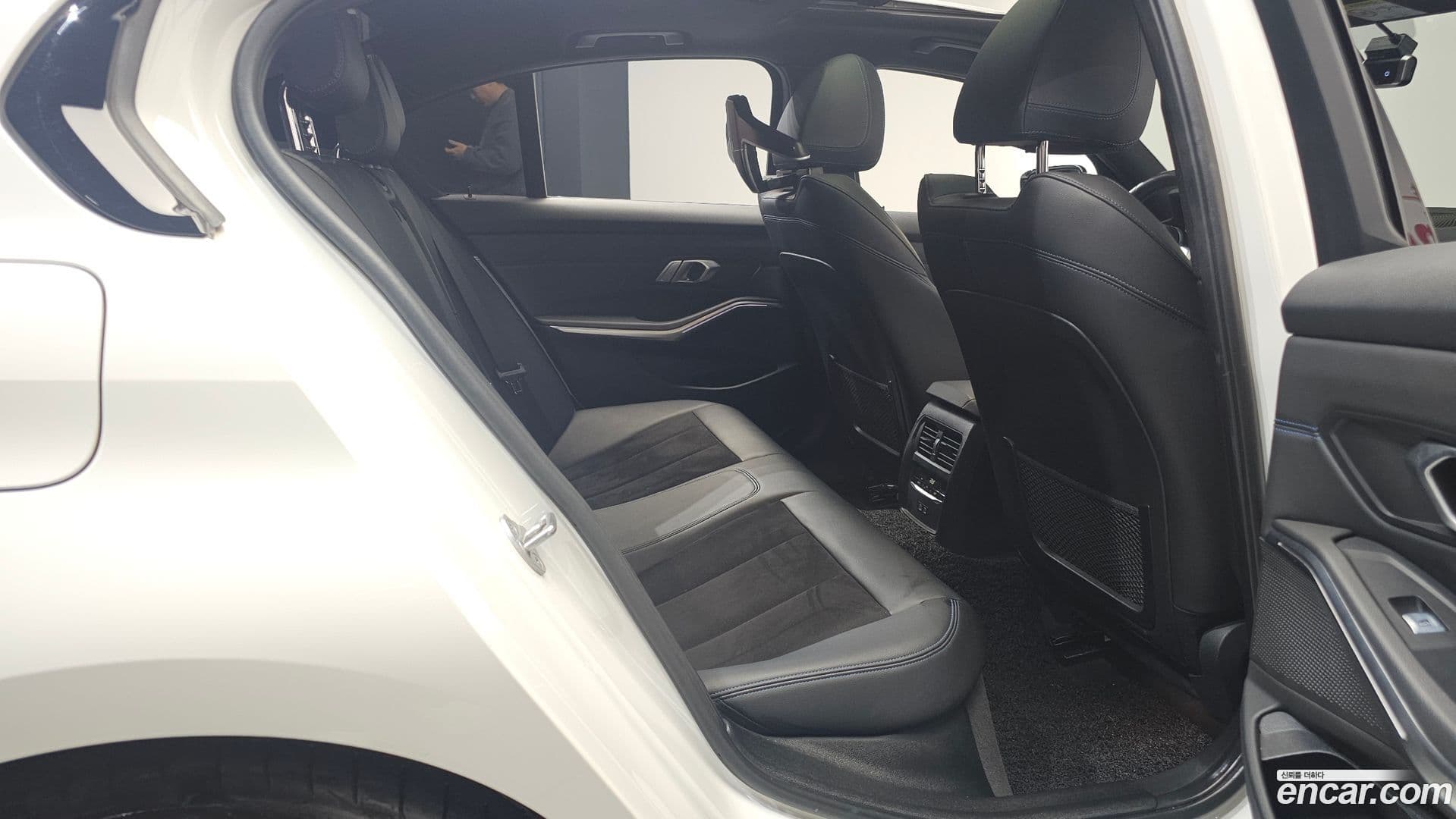 Main__Slider__Photo:3-Series BMW 2021.11-11