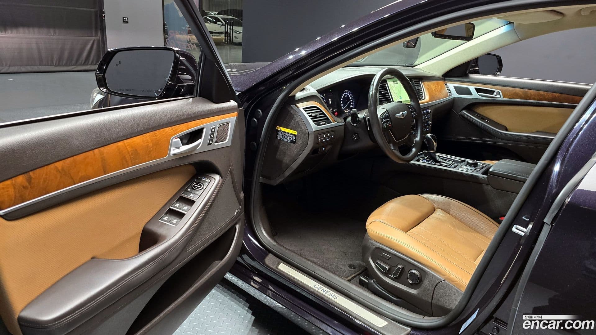 Main__Slider__Photo:Genesis Hyundai 2015.4-10