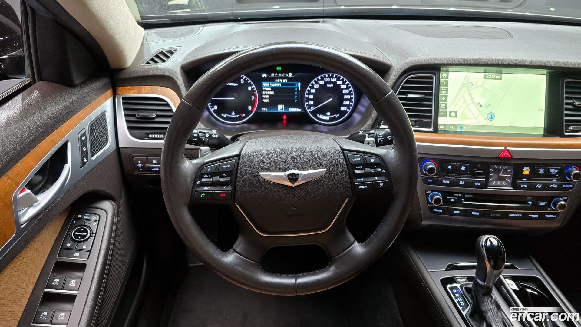 Main__Slider__Photo:Genesis Hyundai 2015.4-13