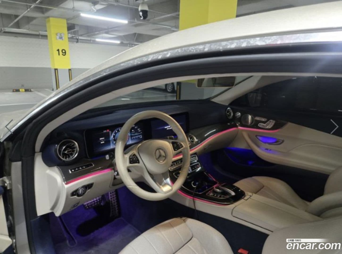 Main__Slider__Photo:E-Class Mercedes-Benz 2018.4-2