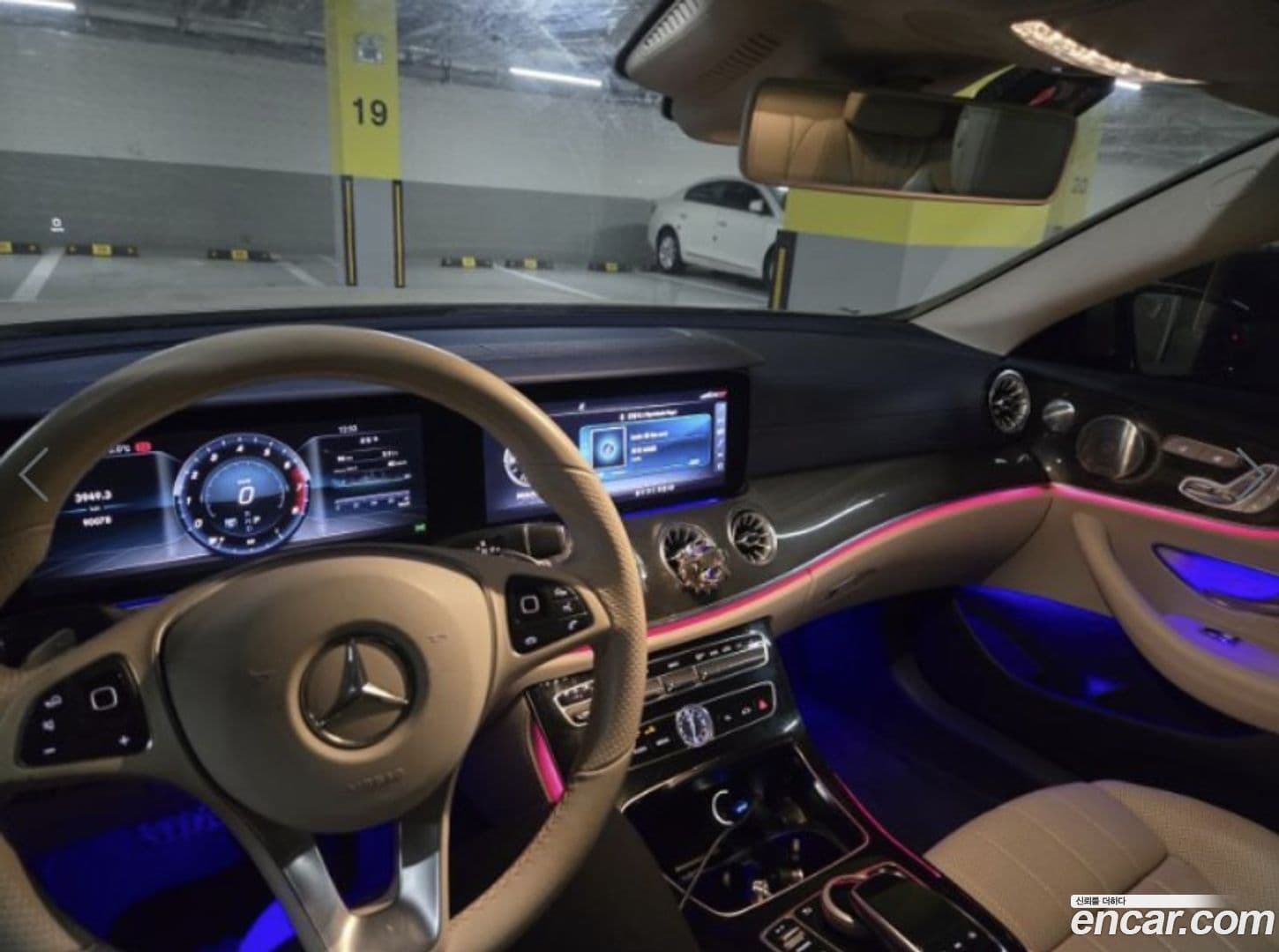 Main__Slider__Photo:E-Class Mercedes-Benz 2018.4-3