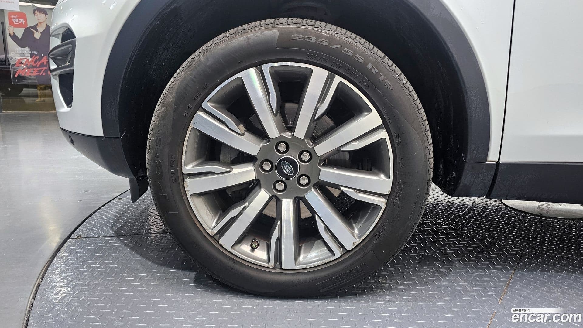 Main__Slider__Photo:Discovery Sport Land Rover 2017.1-4