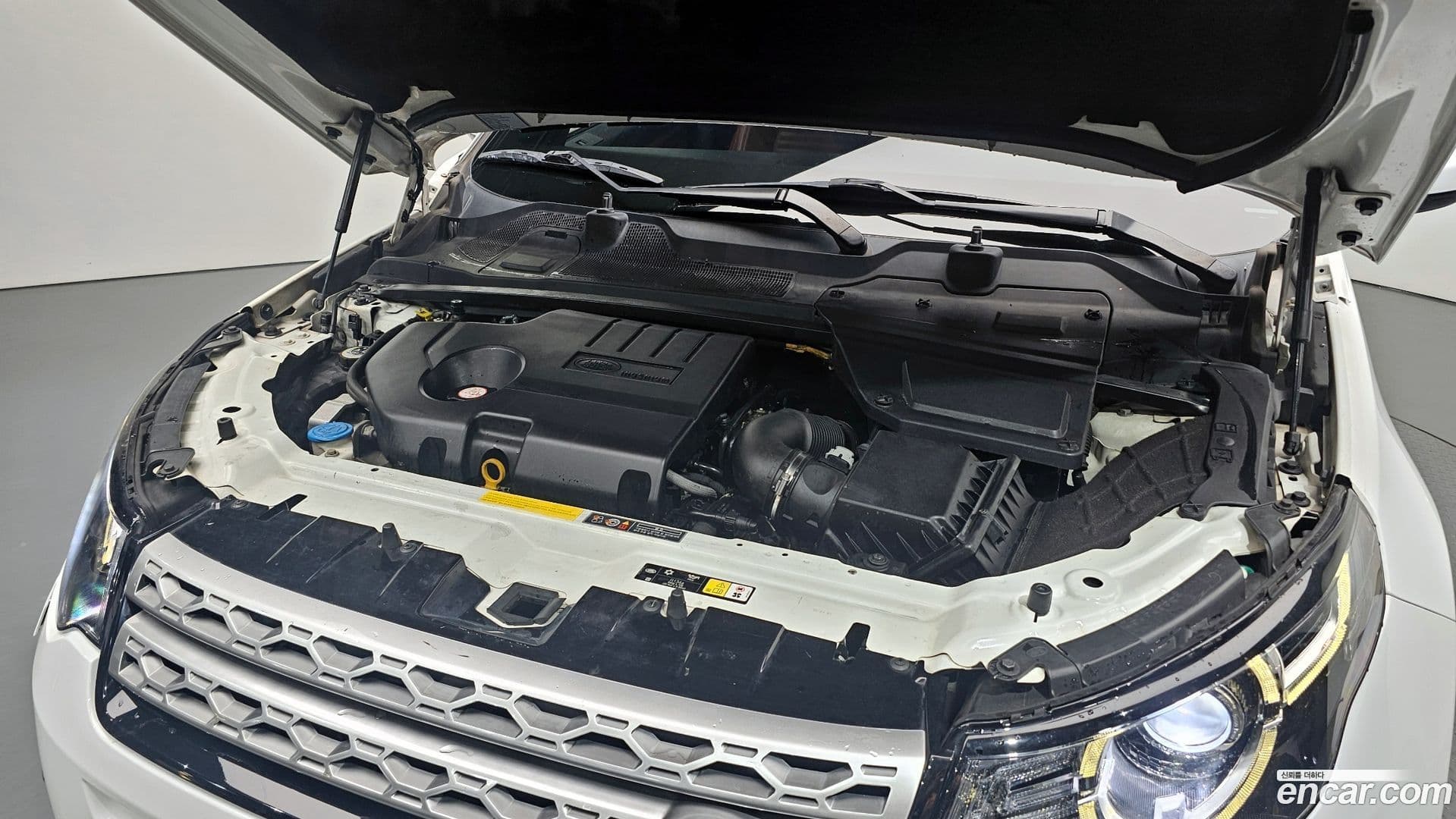 Main__Slider__Photo:Discovery Sport Land Rover 2017.1-5