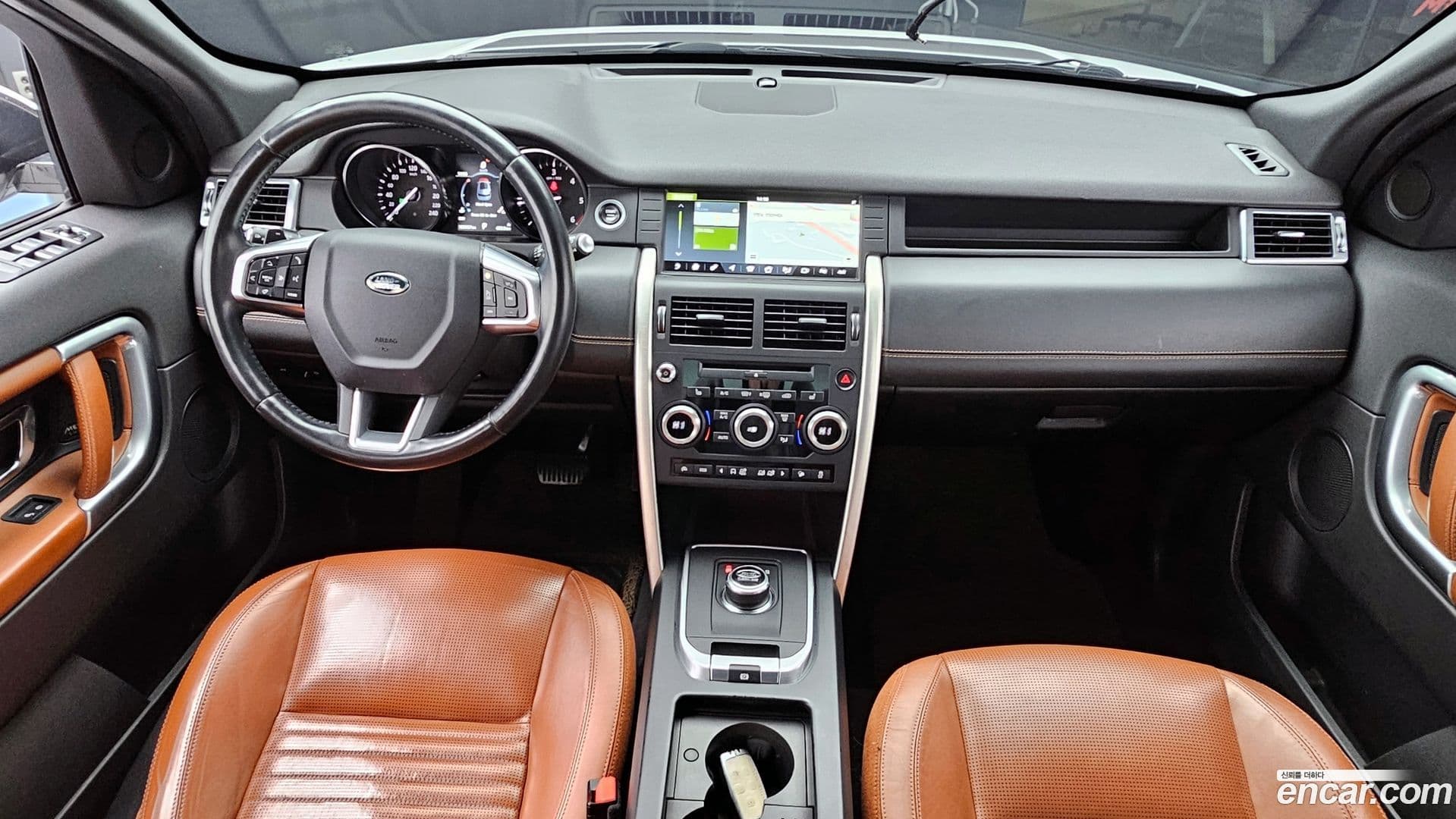 Main__Slider__Photo:Discovery Sport Land Rover 2017.1-6