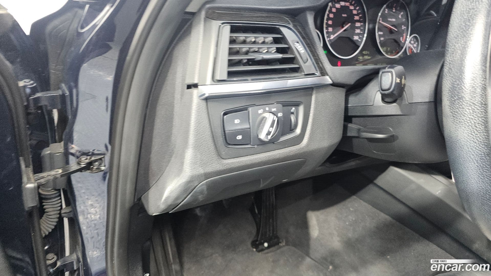 Main__Slider__Photo:3-Series BMW 2015.5-14