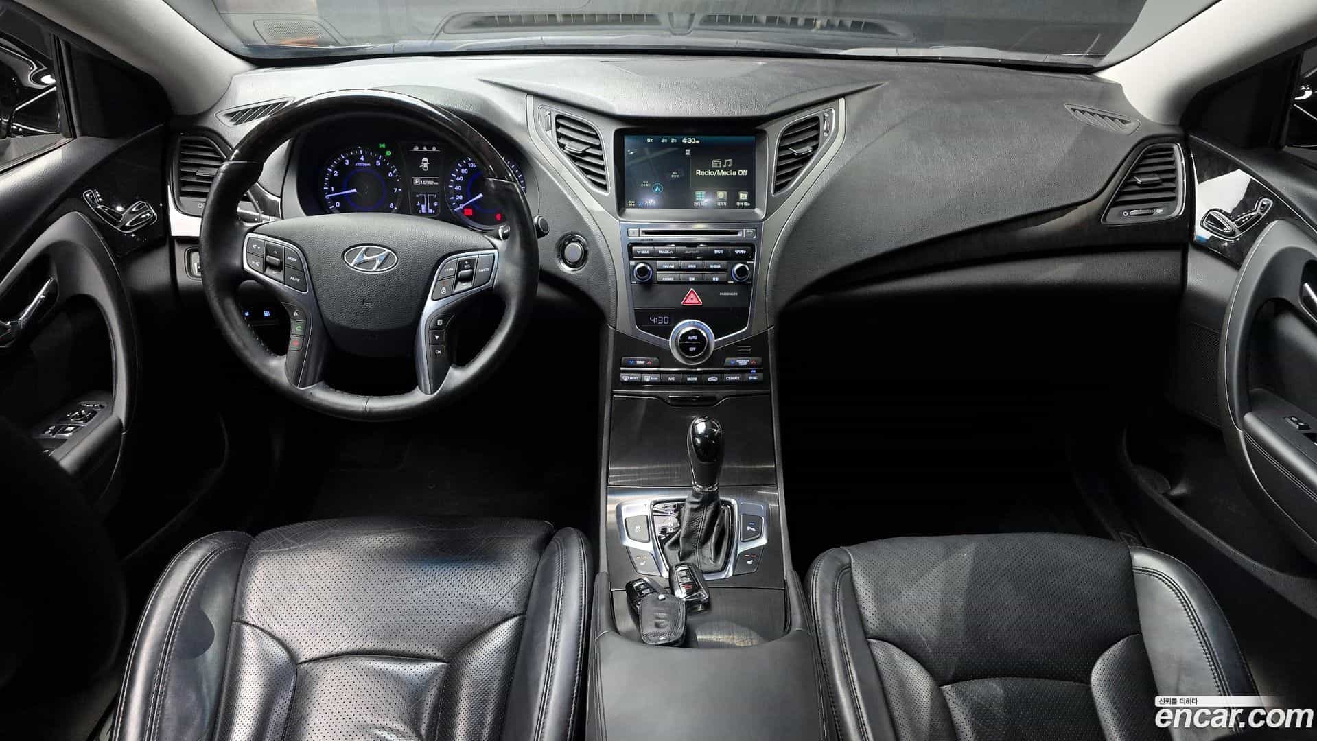 Grandeur Hyundai 2016.1-INNER-007