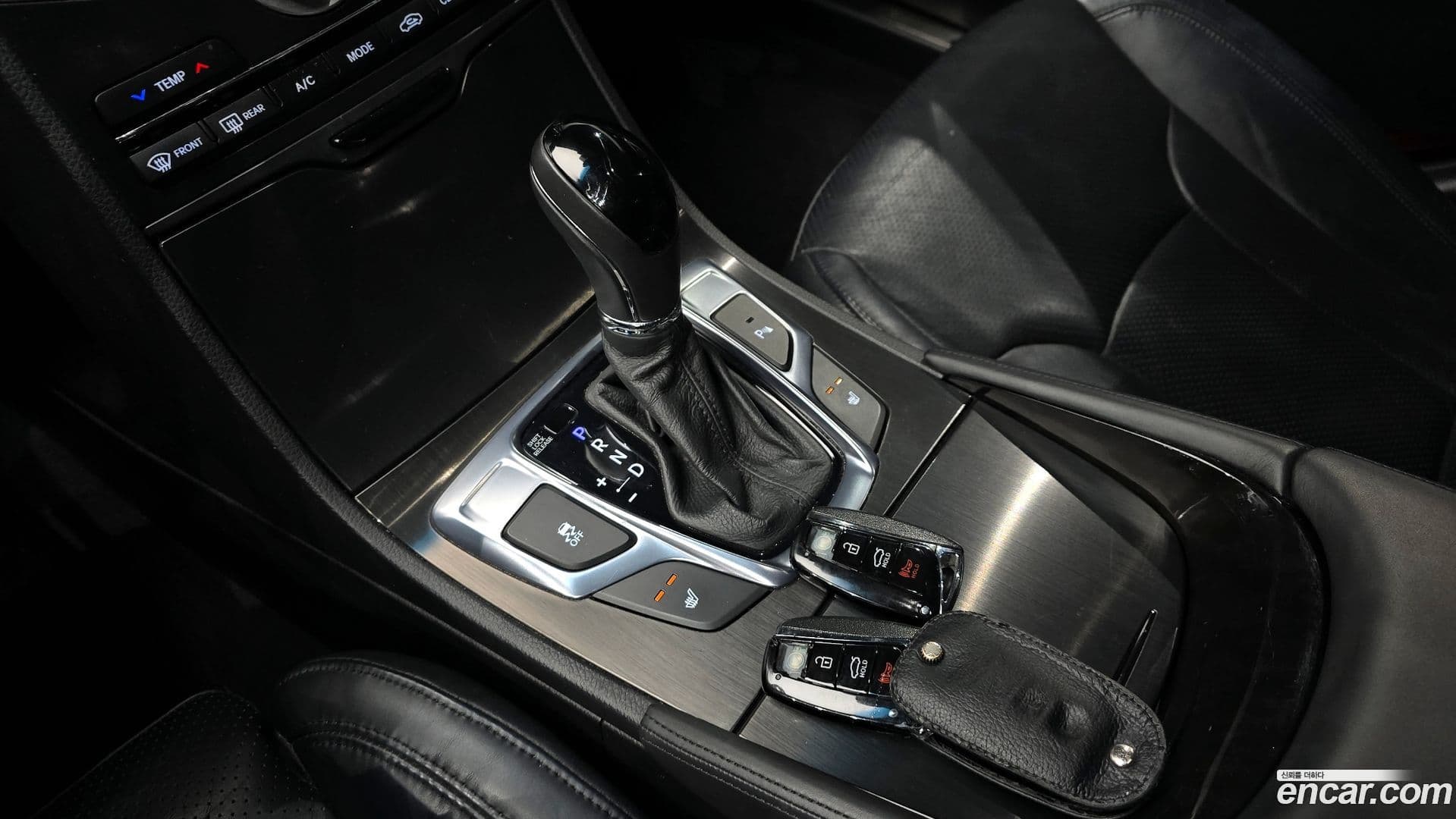 Main__Slider__Photo:Grandeur Hyundai 2016.1-8