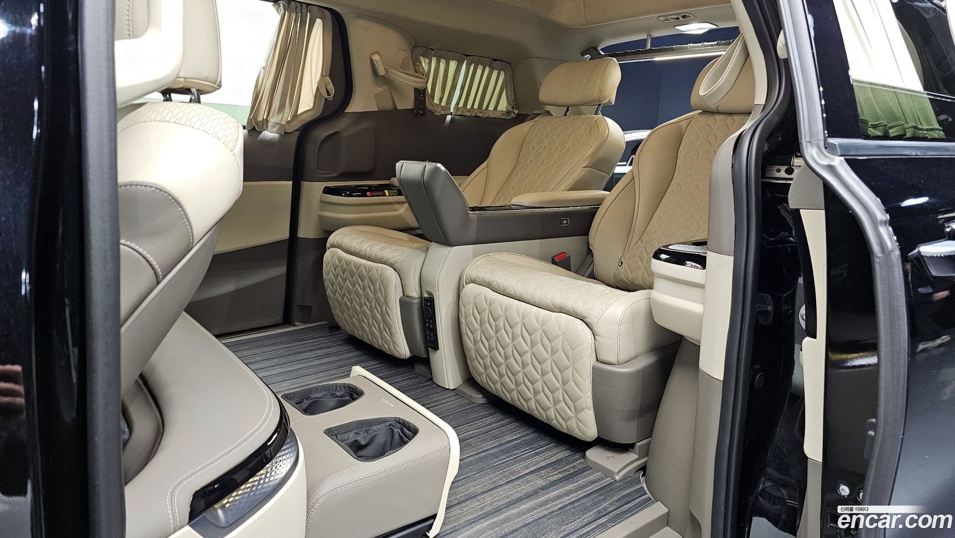 Main__Slider__Photo:Canival Kia 2022.10-11