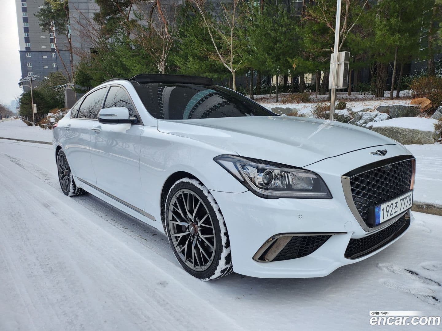 Main__Slider__Photo:G80 Genesis 2017.11-17