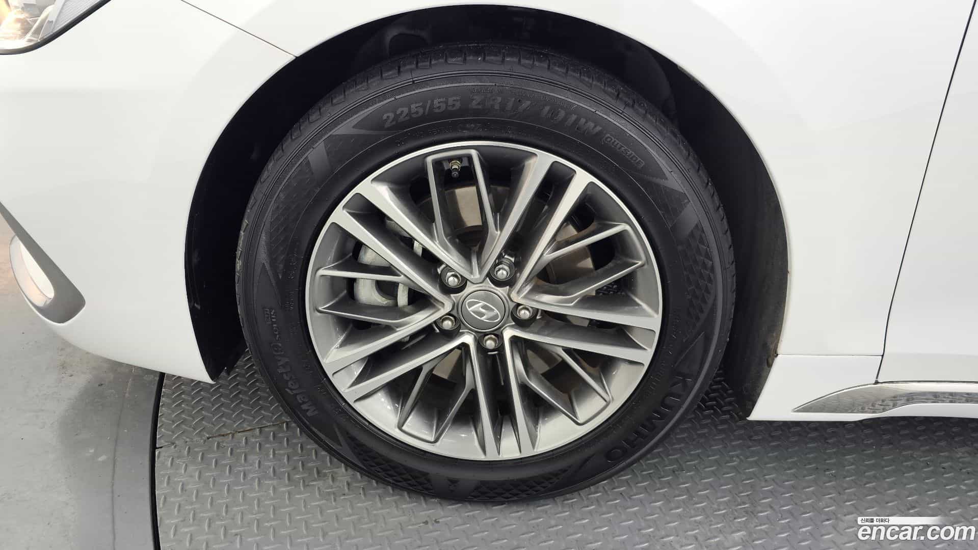 Grandeur Hyundai 2017.0-OUTER-005