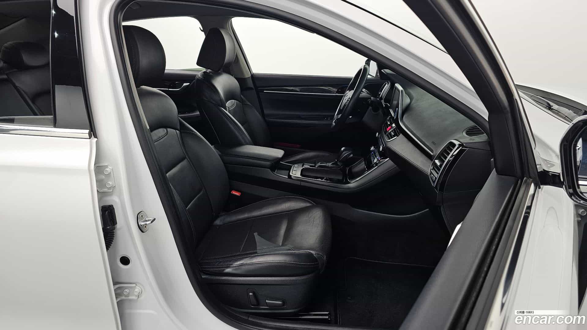 Grandeur Hyundai 2017.0-INNER-010