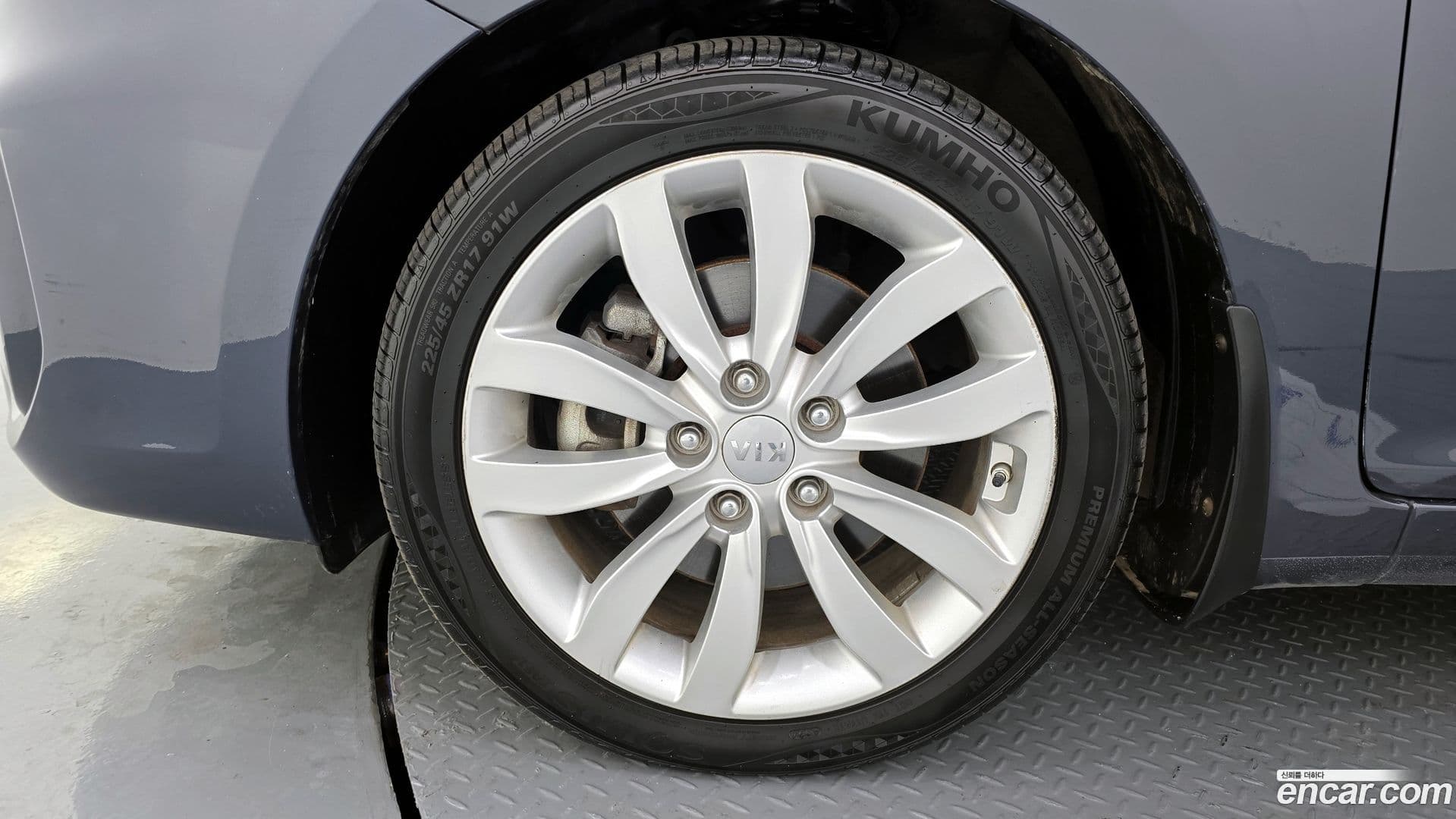 Main__Slider__Photo:Carens Kia 2013.7-4