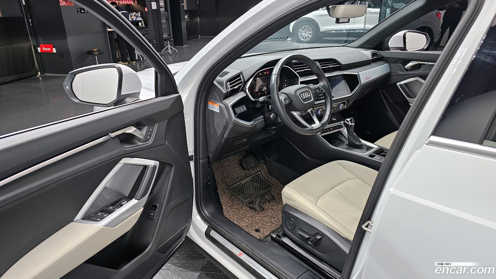 Main__Slider__Photo:Q3 Audi 2022.7-10