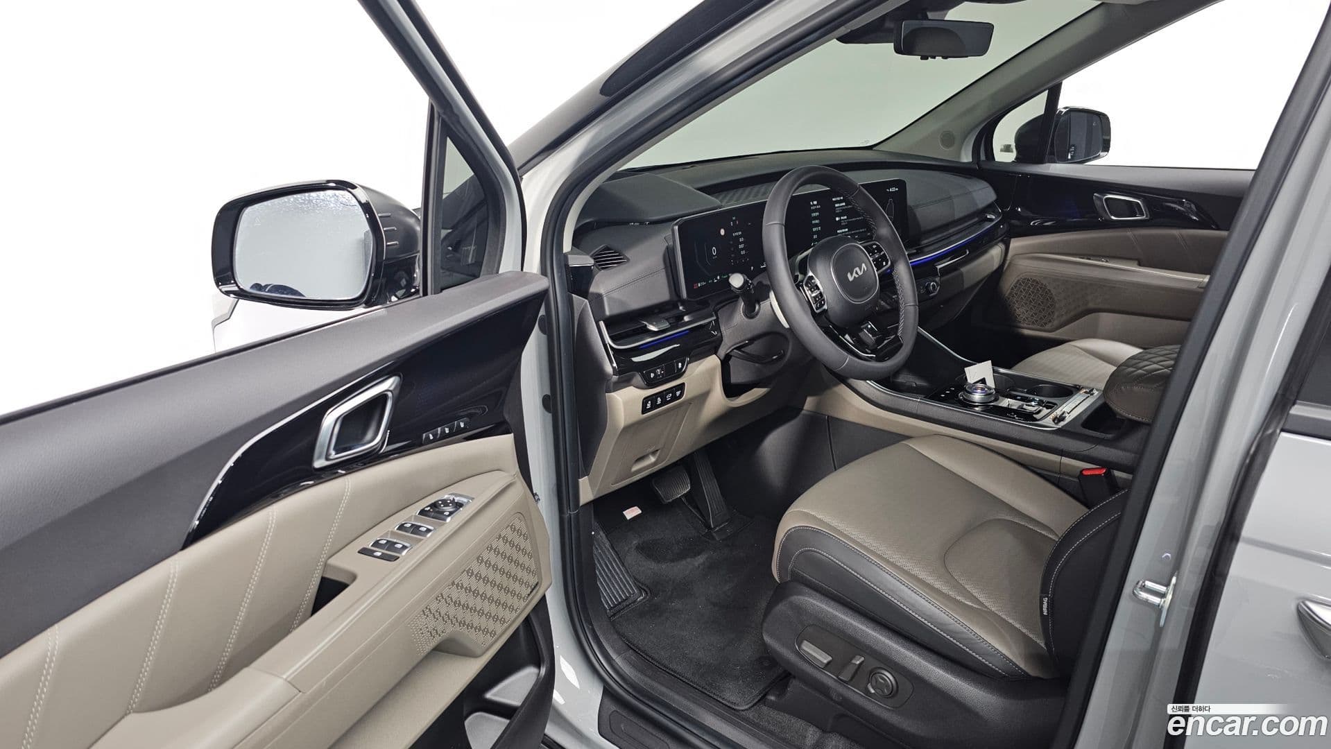 Main__Slider__Photo:Canival Kia 2024.6-10