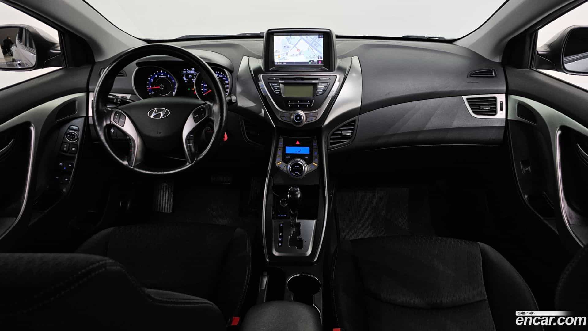 AVANTE Hyundai 2012.10-INNER-007