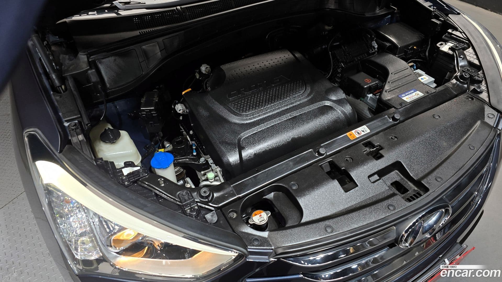 Main__Slider__Photo:Santafe Hyundai 2015.2-5