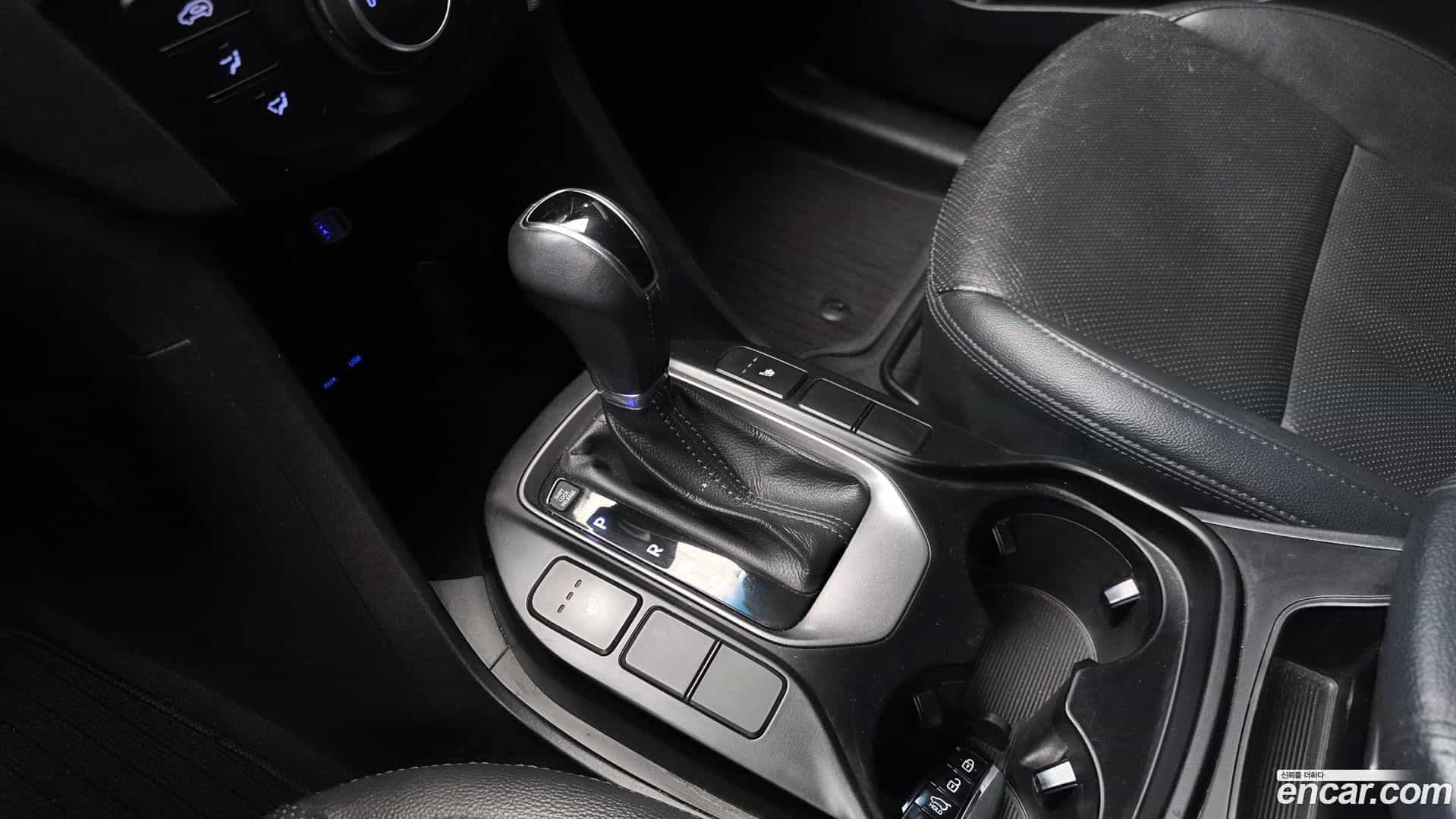 Santafe Hyundai 2015.2-INNER-009