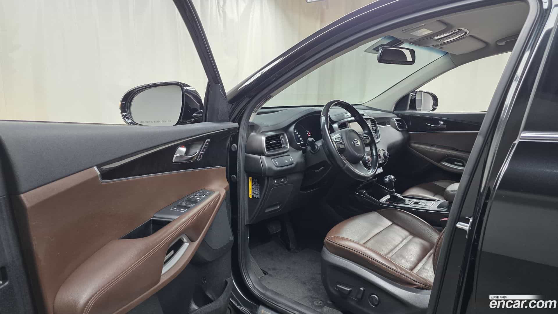 Sorento Kia 2015.4-INNER-010