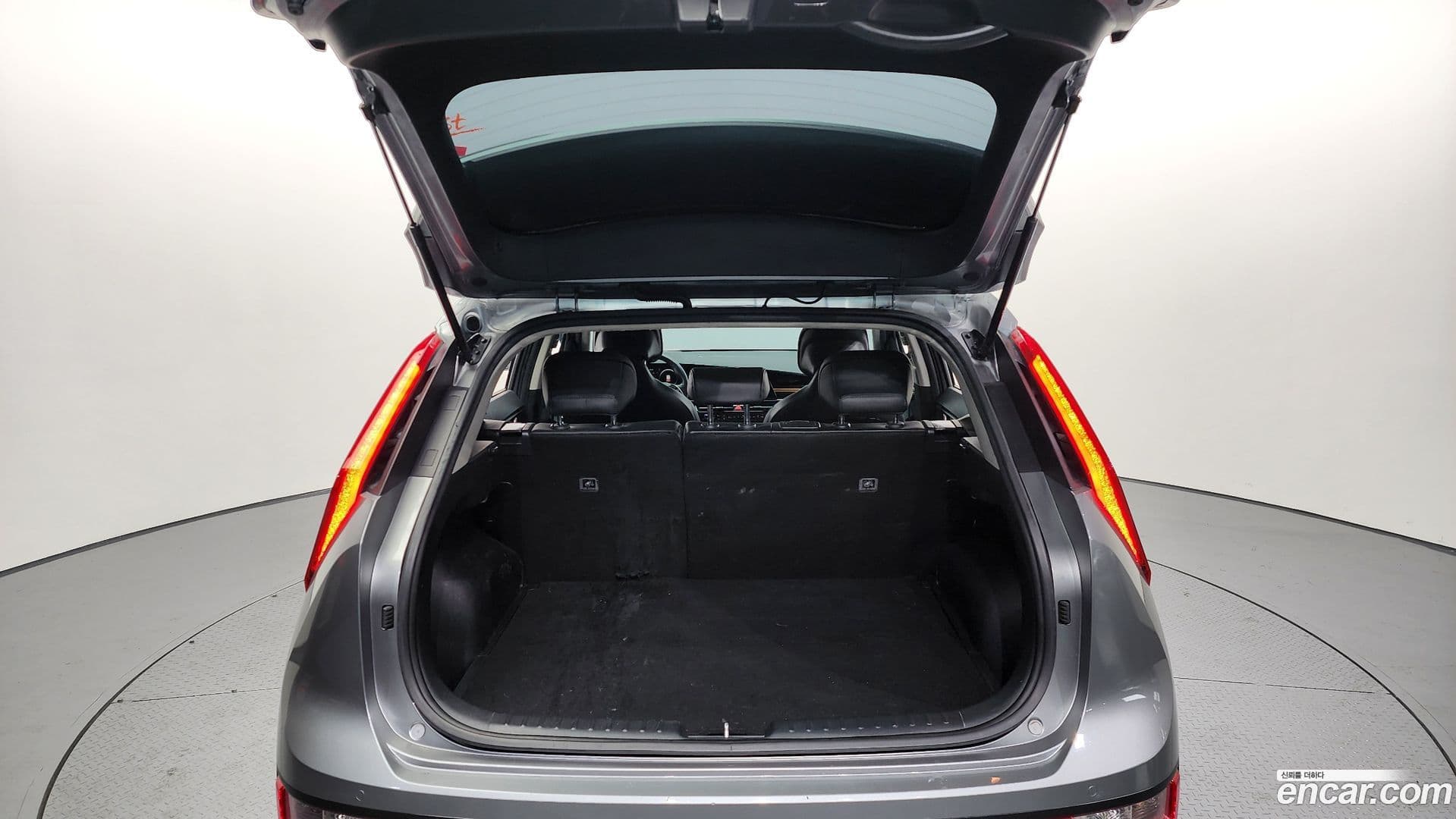 Main__Slider__Photo:Niro Kia 2022.8-19