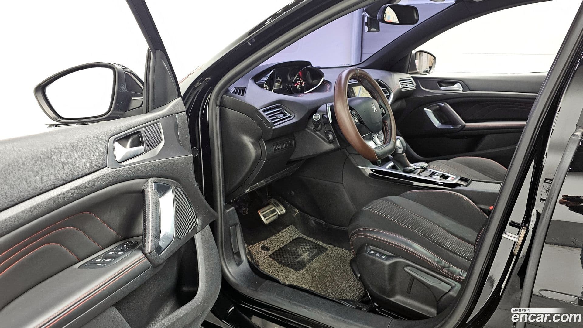 Main__Slider__Photo:308 Peugeot 2017.7-11