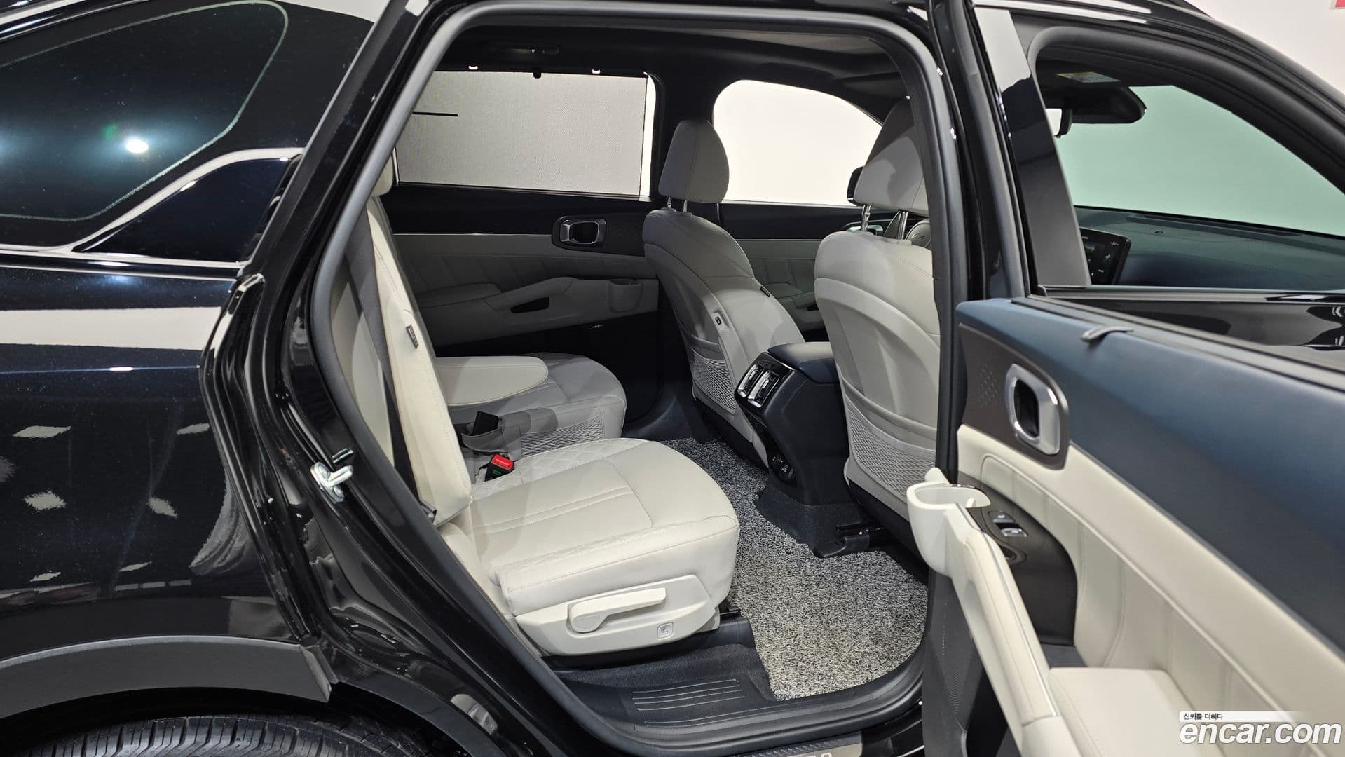 Main__Slider__Photo:Sorento Kia 2023.9-11