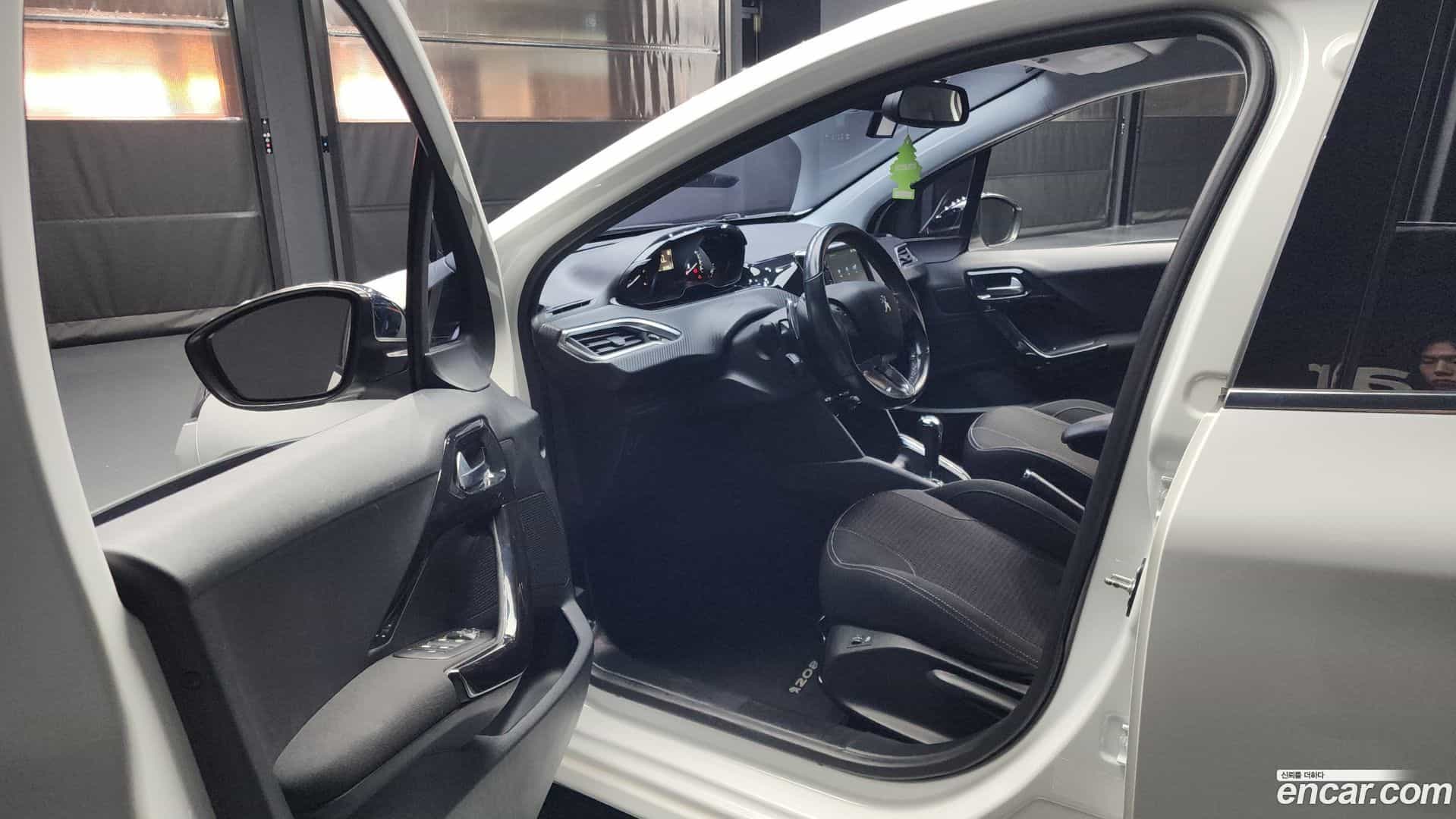 208 Peugeot 2018.4-INNER-010