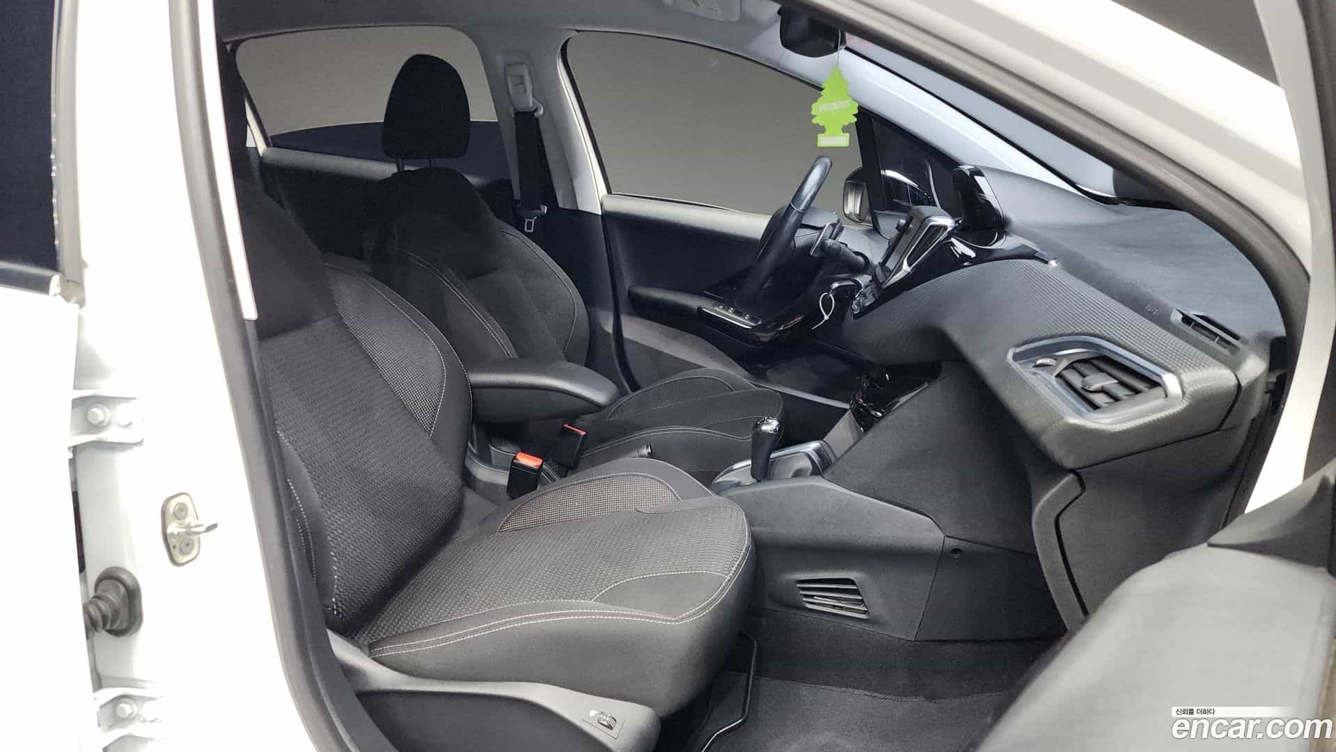 208 Peugeot 2018.4-OPTION-015