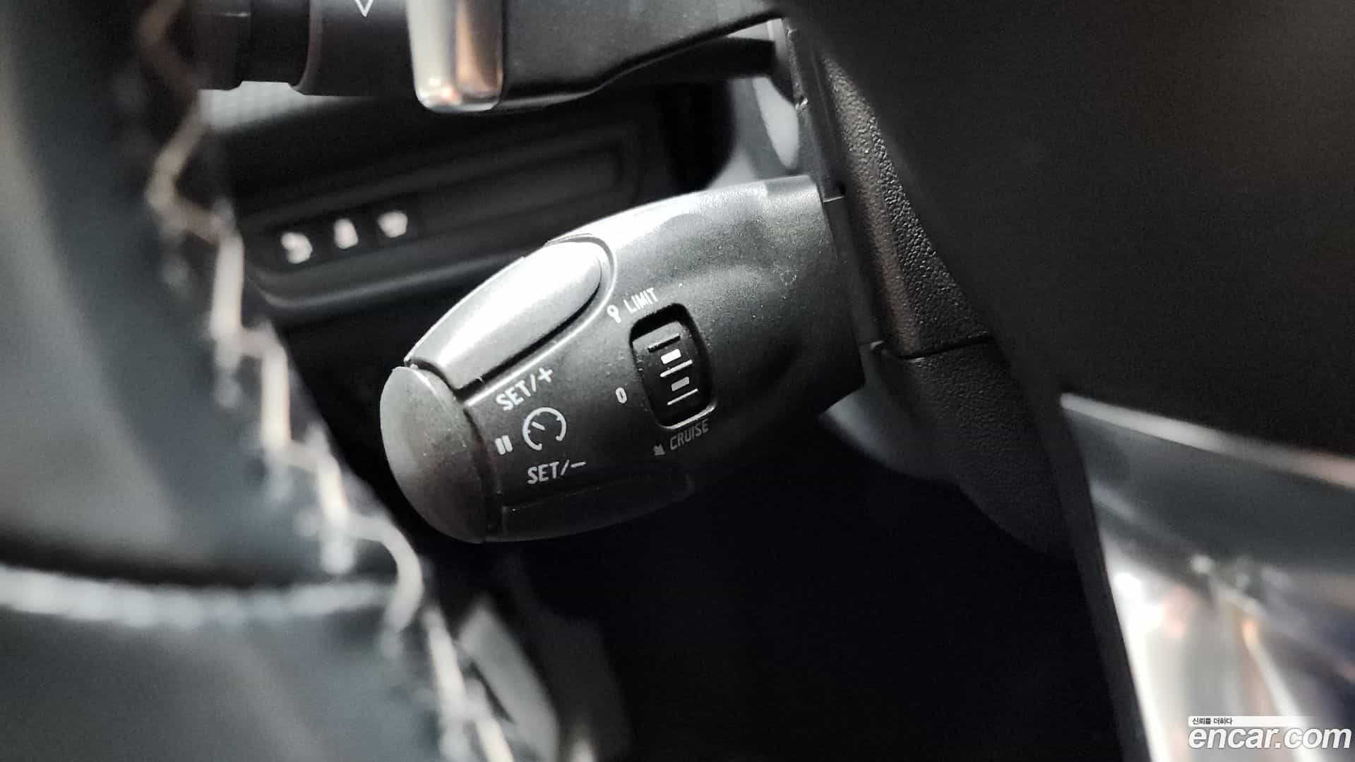 208 Peugeot 2018.4-OPTION-022