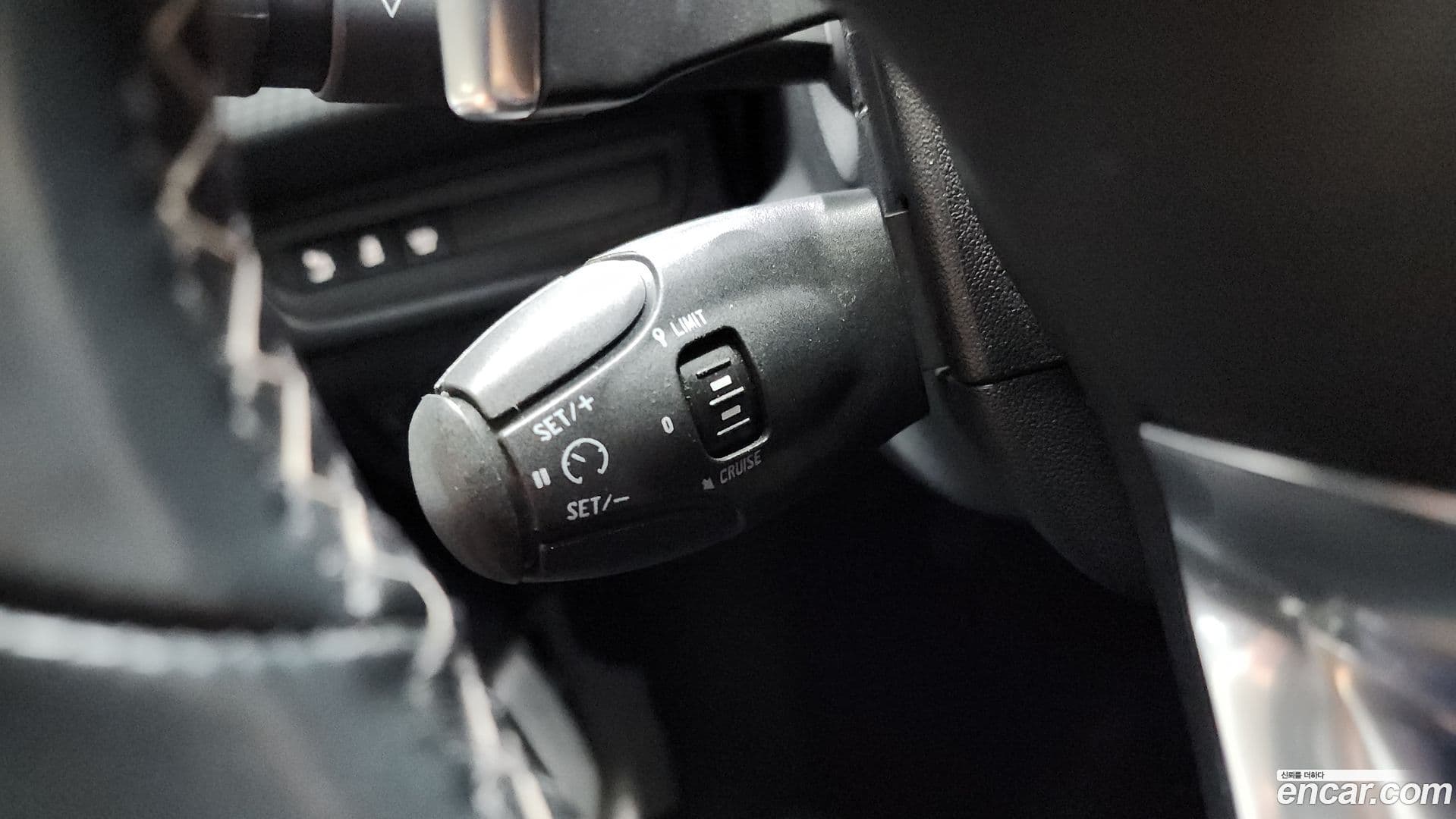 Main__Slider__Photo:208 Peugeot 2018.4-17