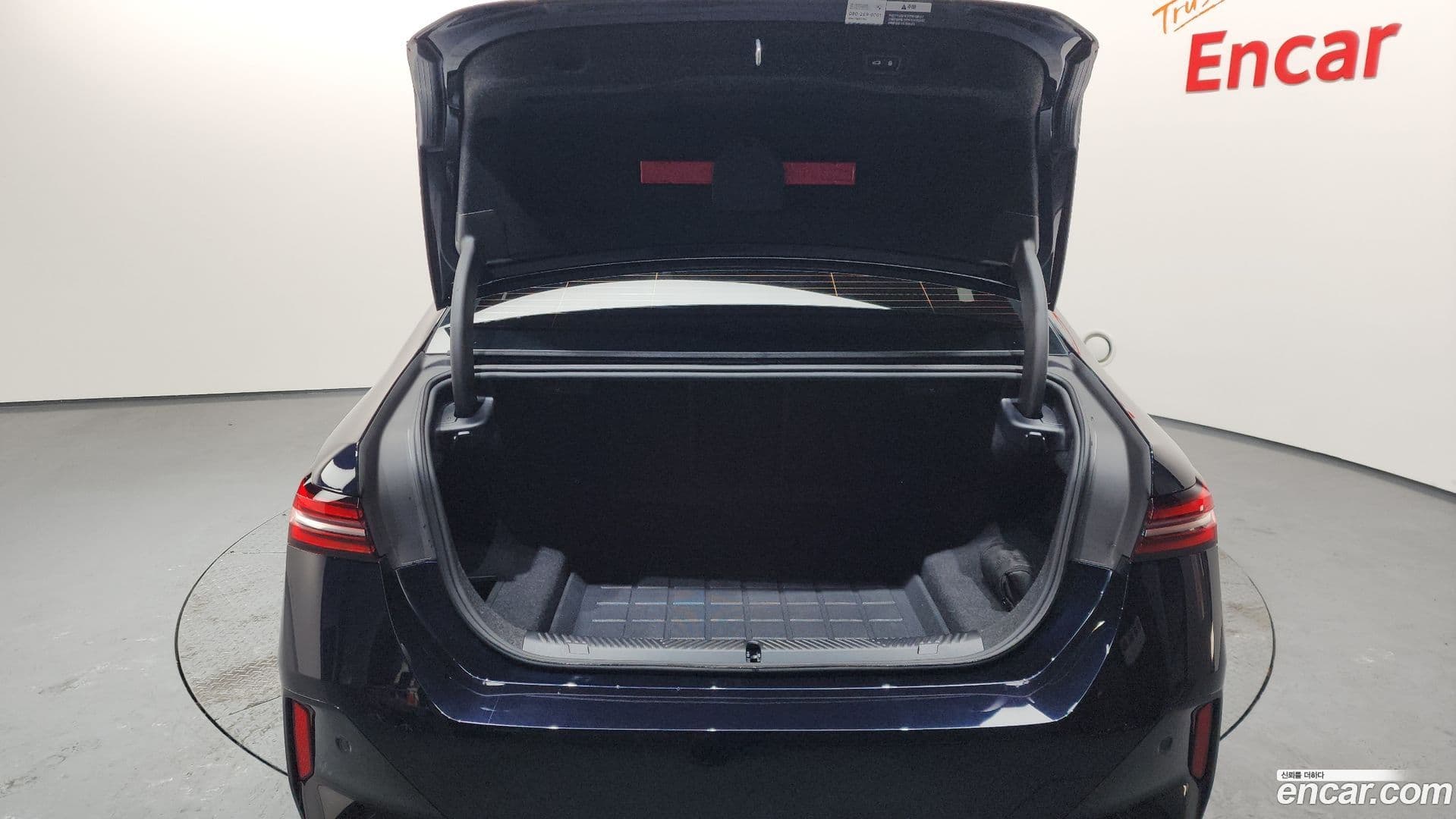 Main__Slider__Photo:5-Series BMW 2025.2-19