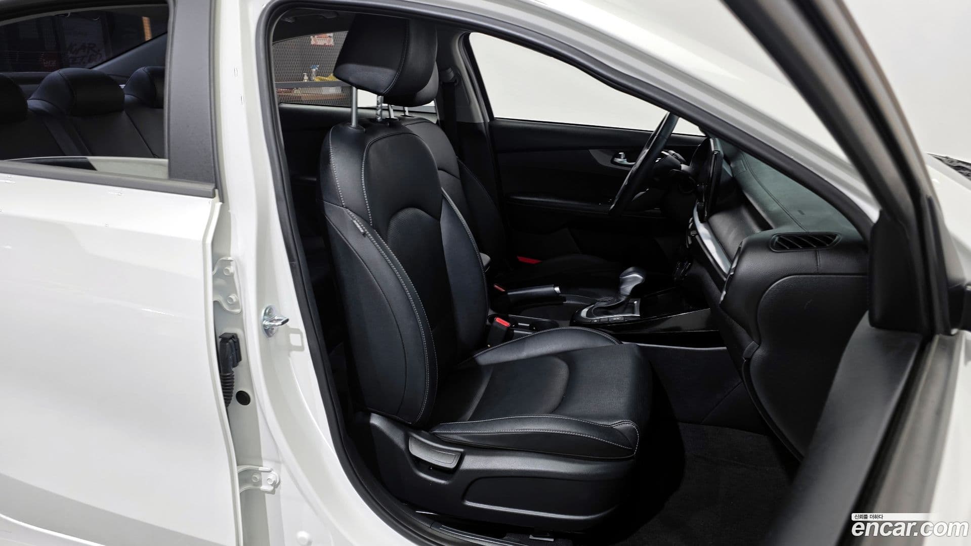 Main__Slider__Photo:K3 Kia 2024.3-11