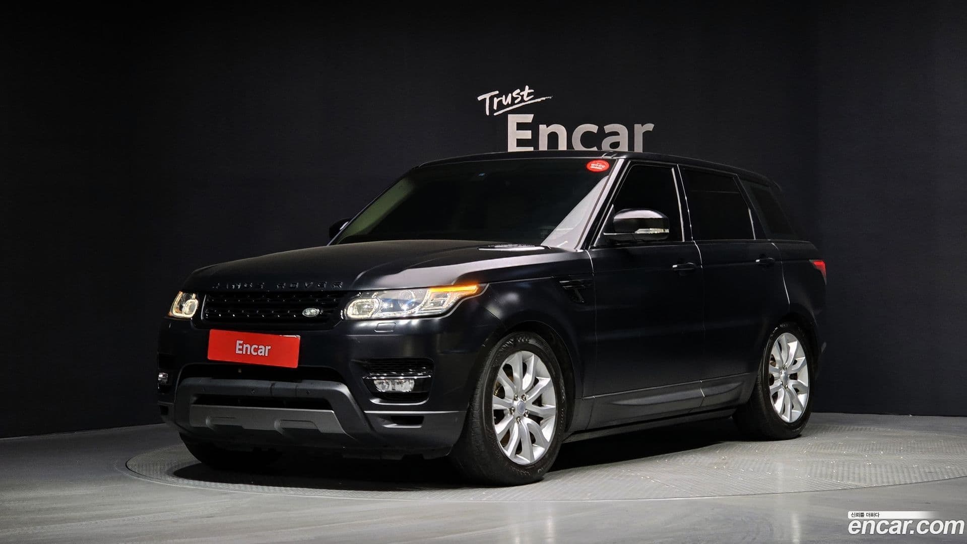 Main__Slider__Photo:Range Rover Sport Land Rover 2016.11-0