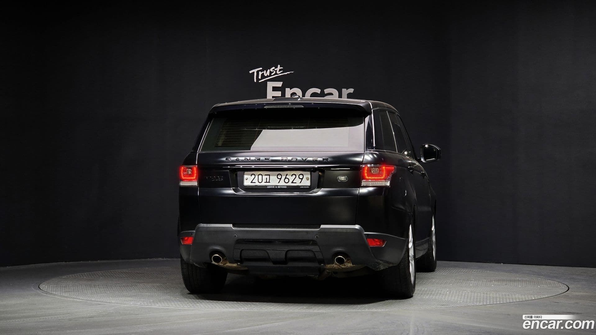 Main__Slider__Photo:Range Rover Sport Land Rover 2016.11-3