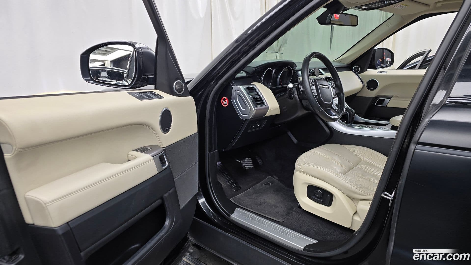 Main__Slider__Photo:Range Rover Sport Land Rover 2016.11-9