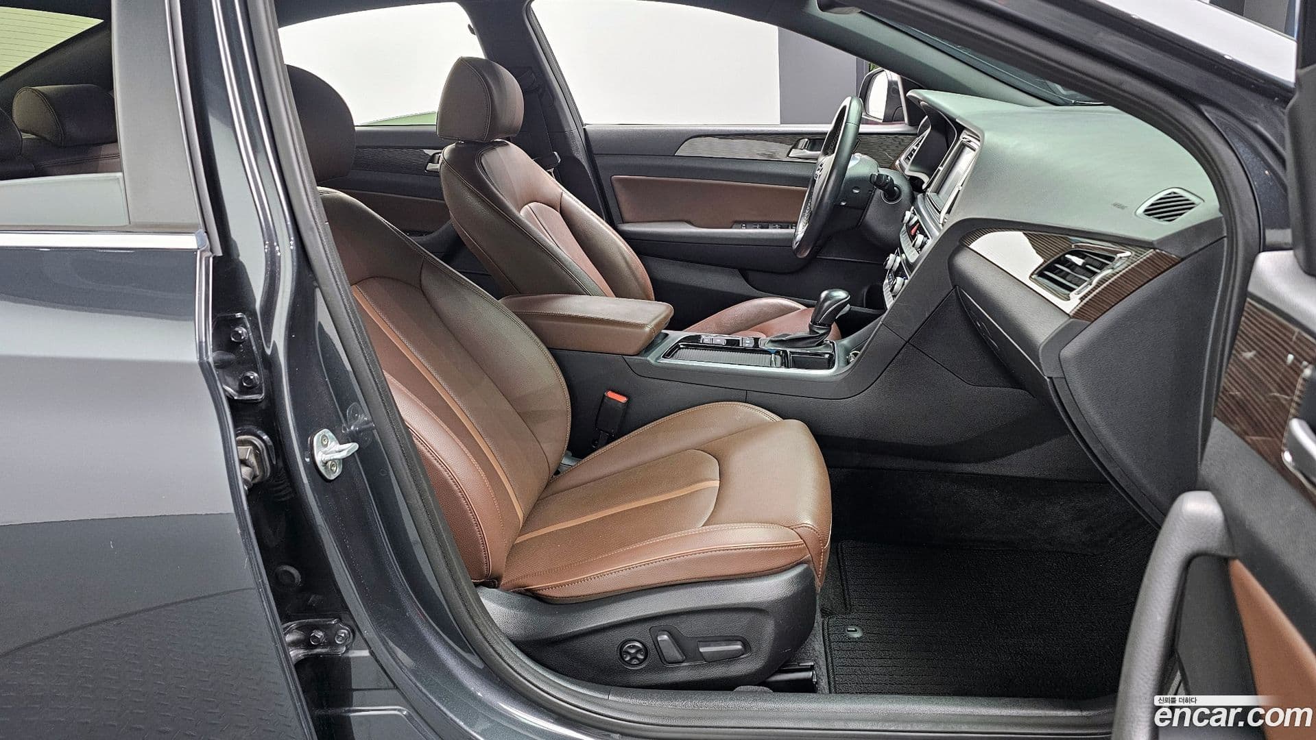 Main__Slider__Photo:Sonata Hyundai 2017.8-10