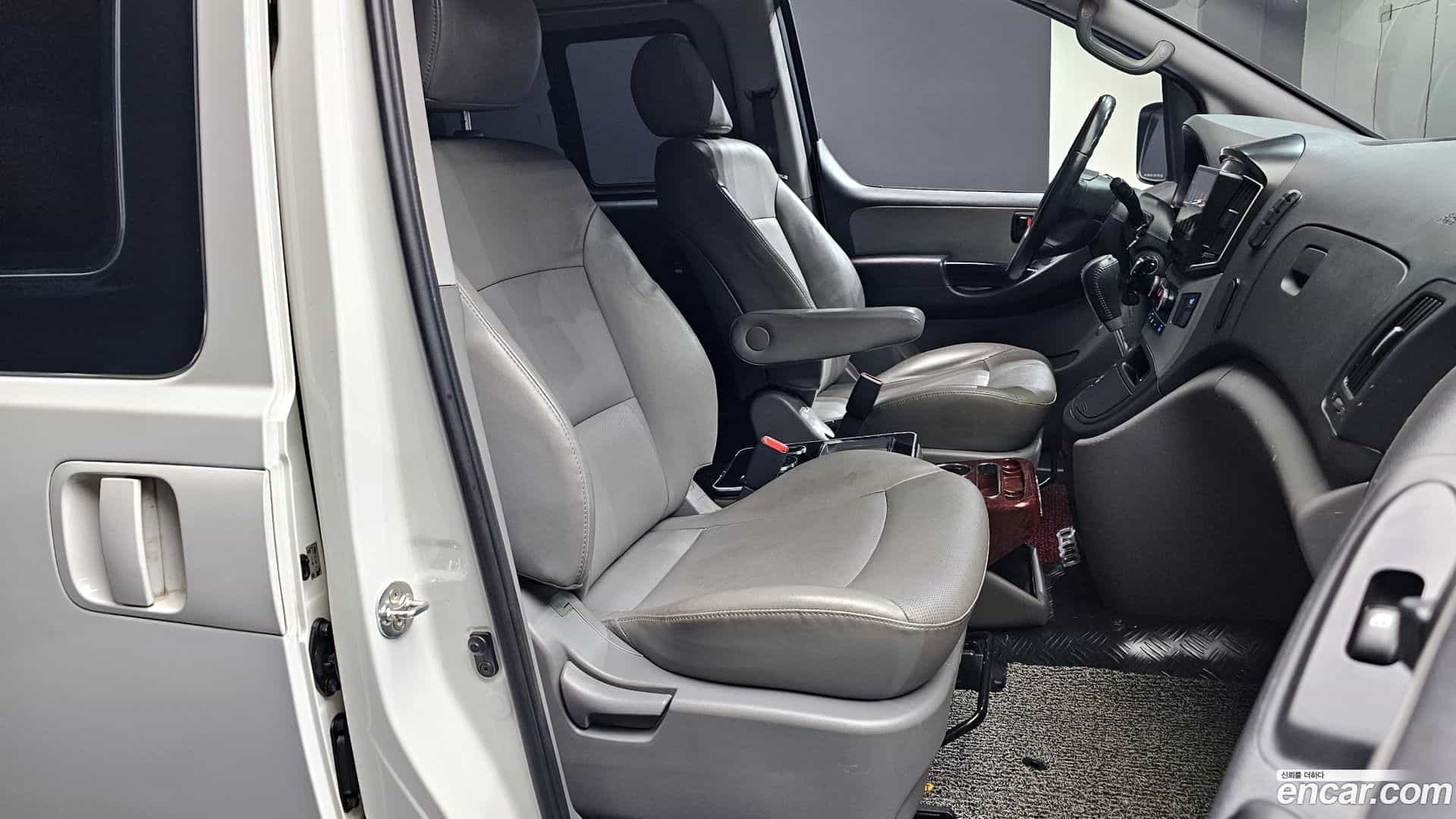 Starex Hyundai 2020.7-INNER-010