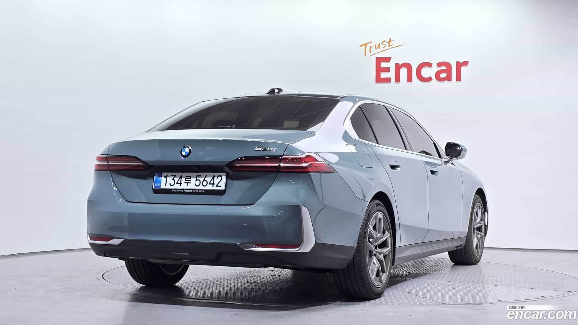 5-Series BMW 2025.9-OUTER-002