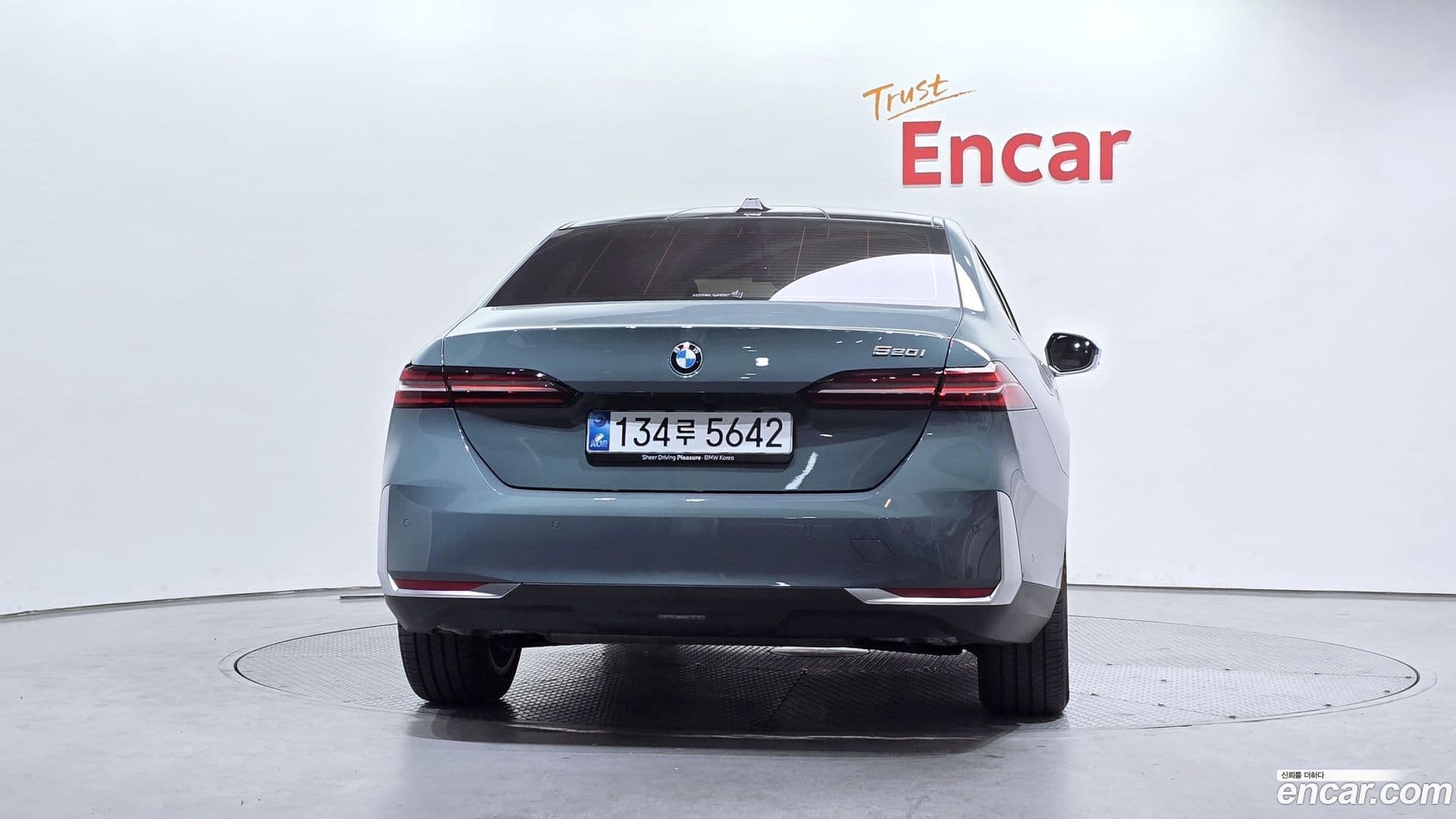 Main__Slider__Photo:5-Series BMW 2025.9-3