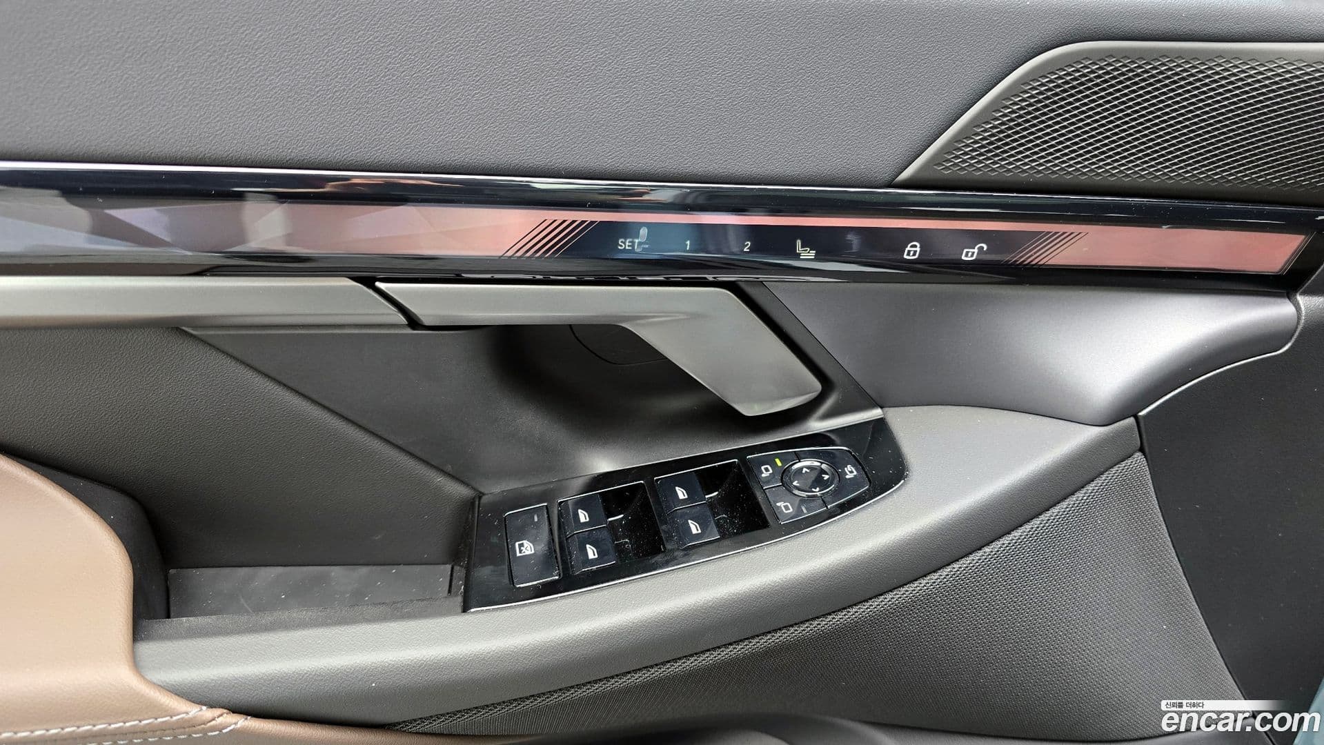 Main__Slider__Photo:5-Series BMW 2025.9-15