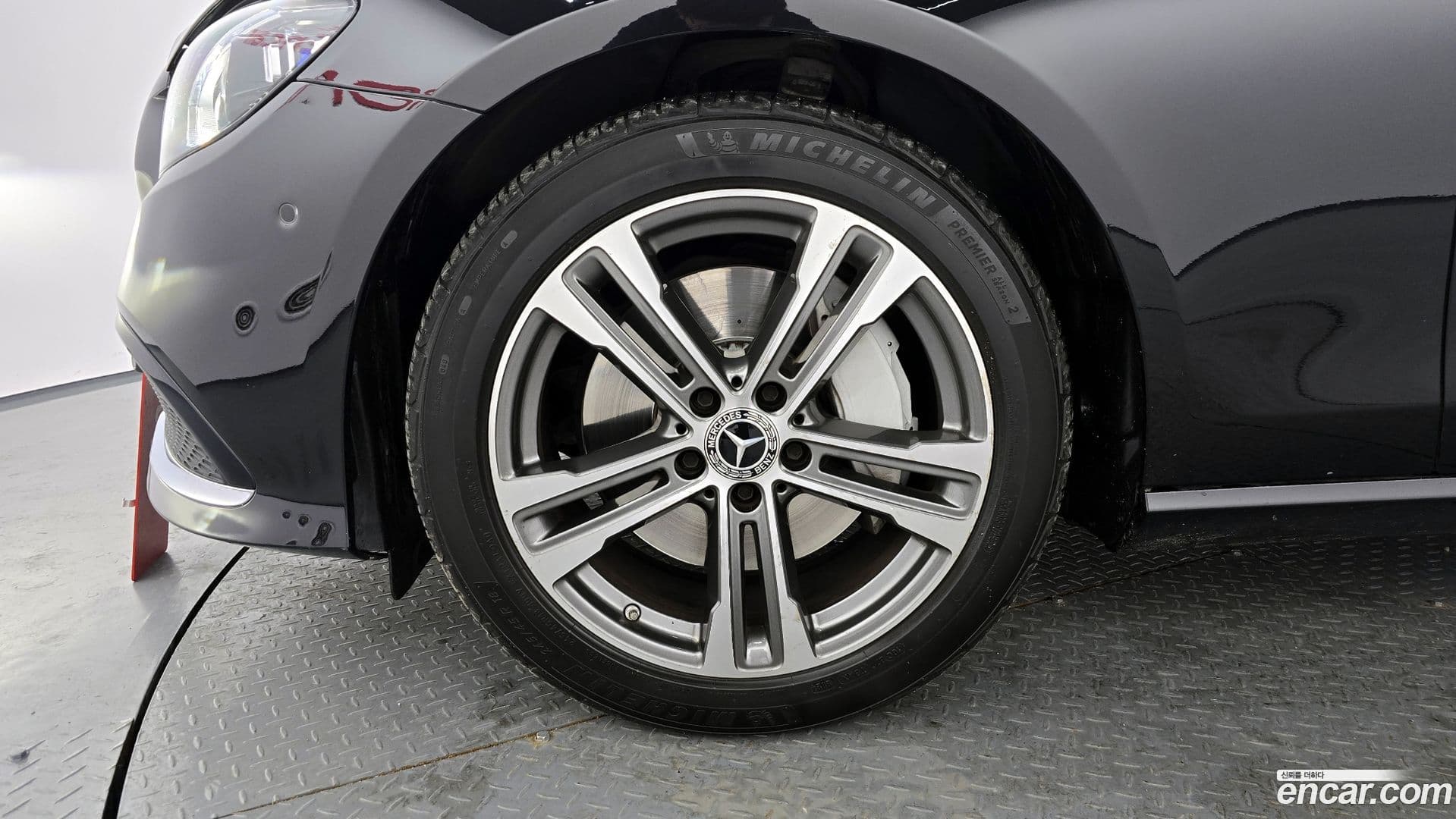 Main__Slider__Photo:E-Class Mercedes-Benz 2022.8-4