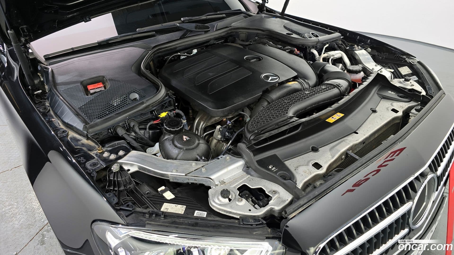 Main__Slider__Photo:E-Class Mercedes-Benz 2022.8-5