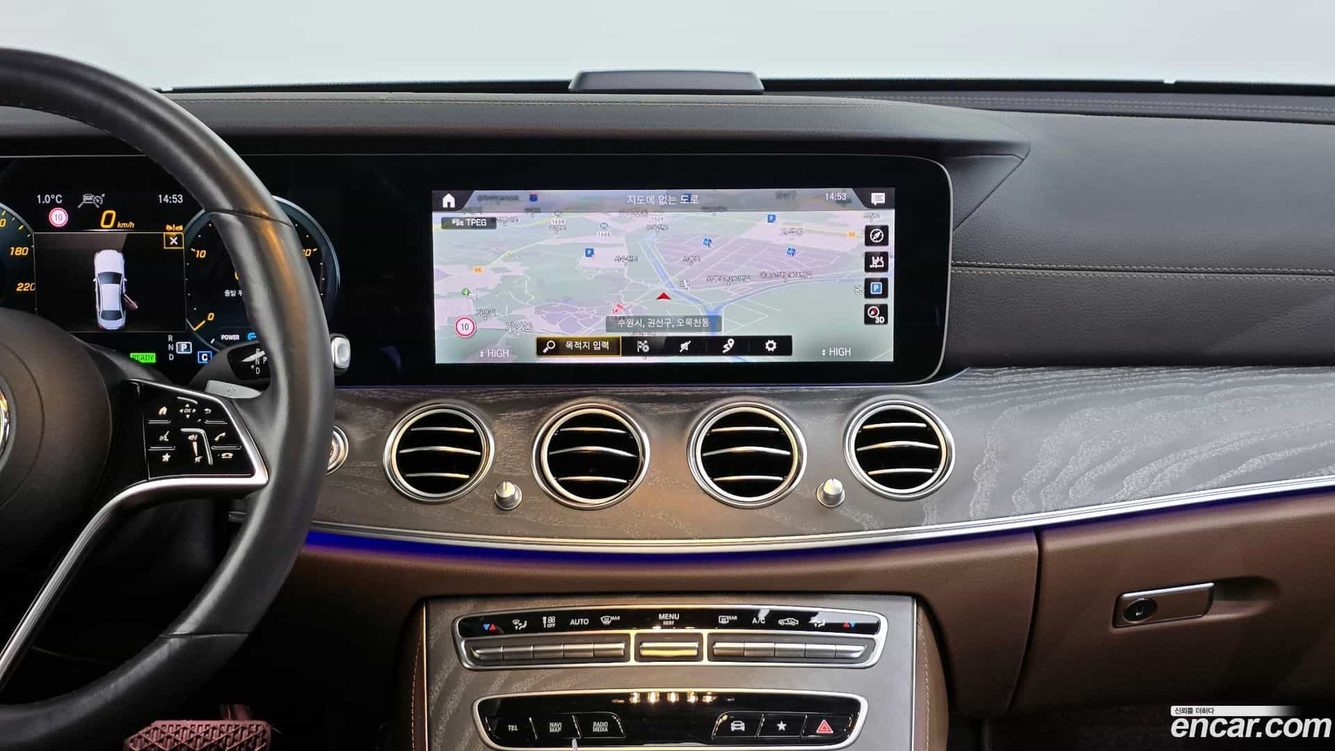 E-Class Mercedes-Benz 2022.8-OPTION-018