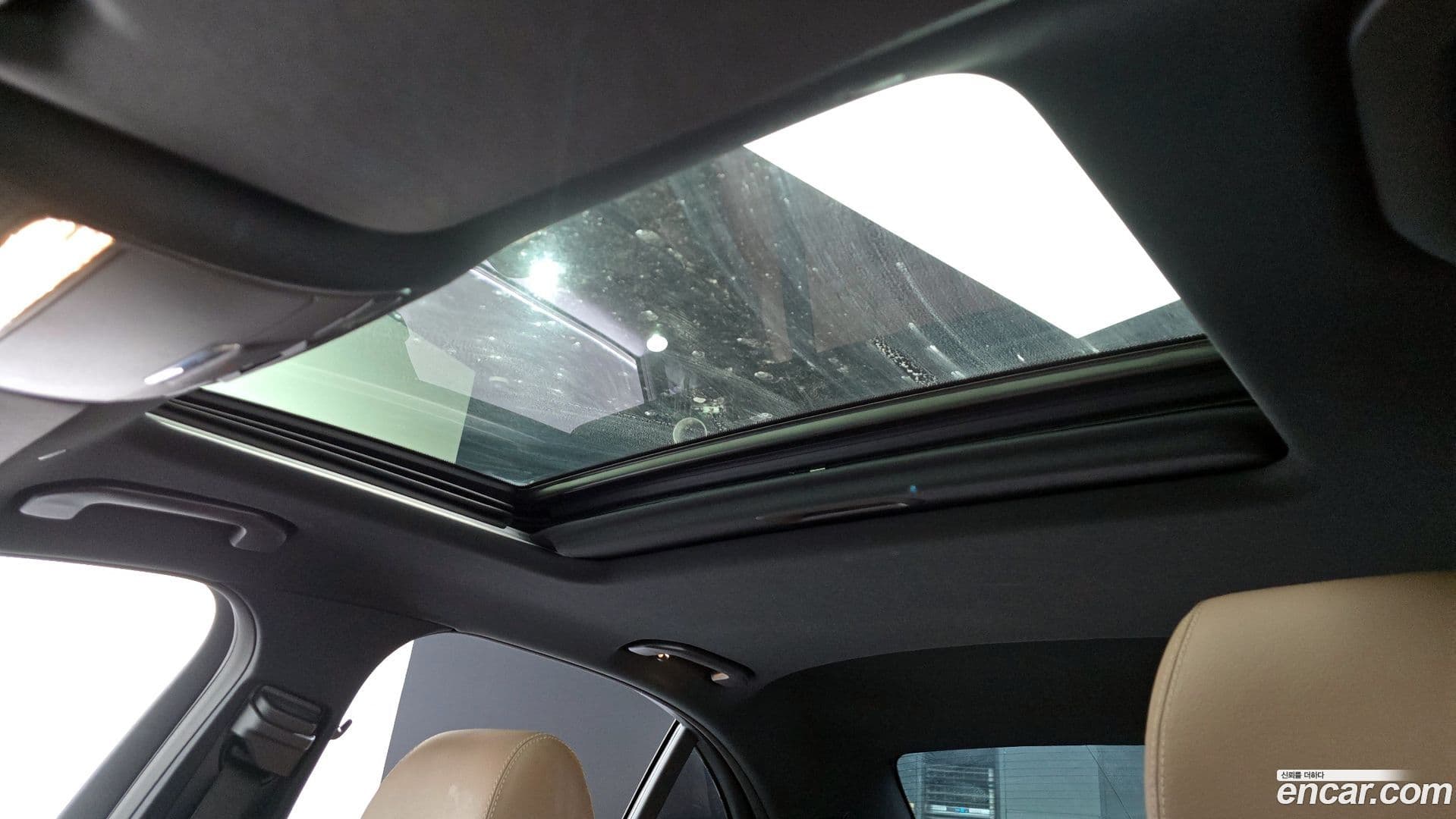 Main__Slider__Photo:E-Class Mercedes-Benz 2022.8-17